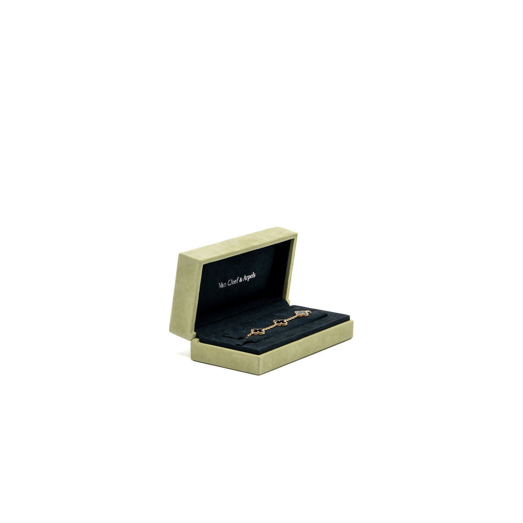 VAN CLEEF AND ARPELS VINTAGE ALHAMBRA BRACELET 5 MOTIFS 18K YELLOW GOLD, ONYX