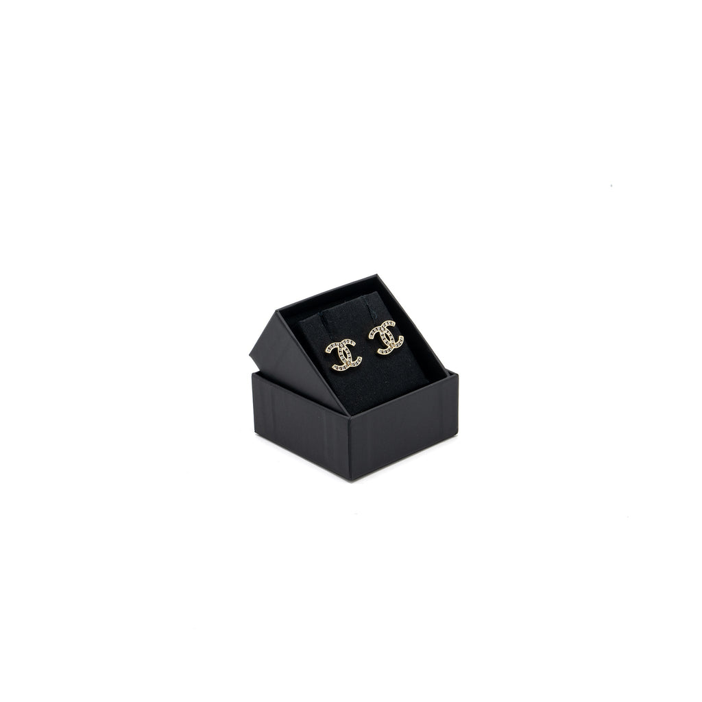 CHANEL CC LOGO EARRINGS CRYSTAL LIGHT GOLD TONE