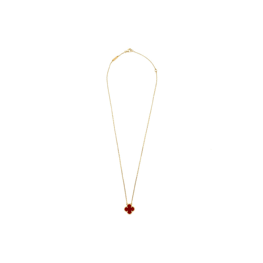 VAN CLEEF AND ARPELS VINTAGE ALHAMBRA PENDANT 18K YELLOW GOLD / CARNELIAN