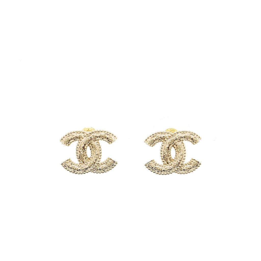 CHANEL CC LOGO EARRING LGHW