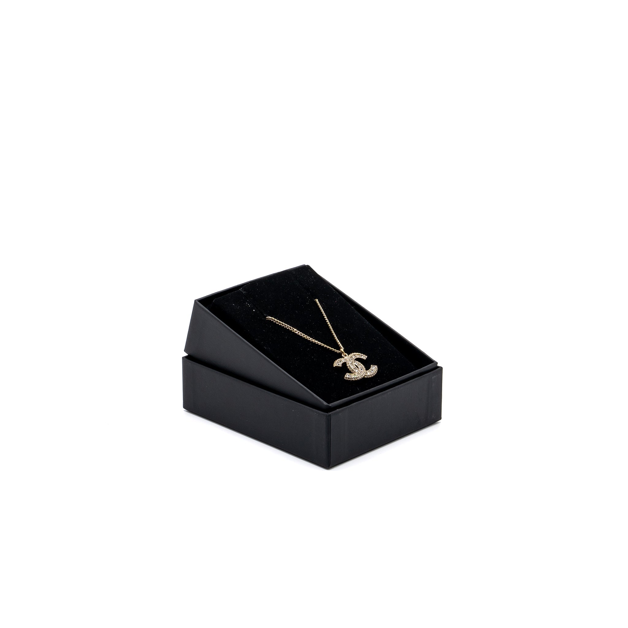 CHANEL CLASSIC CC LOGO PENDANT CRYSTAL LGHW