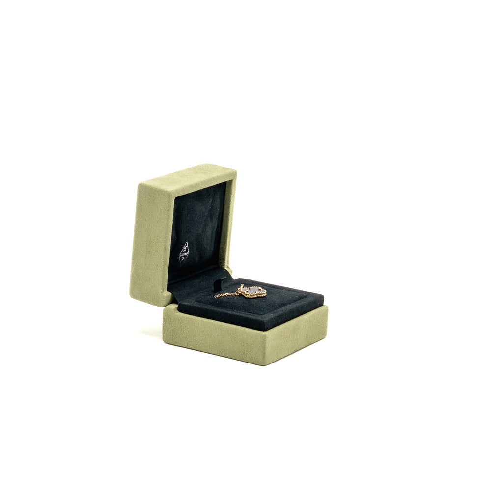 VAN CLEEF VINTAGE ALHAMBRA PENDANT 18K YELLOW GOLD , ONYX