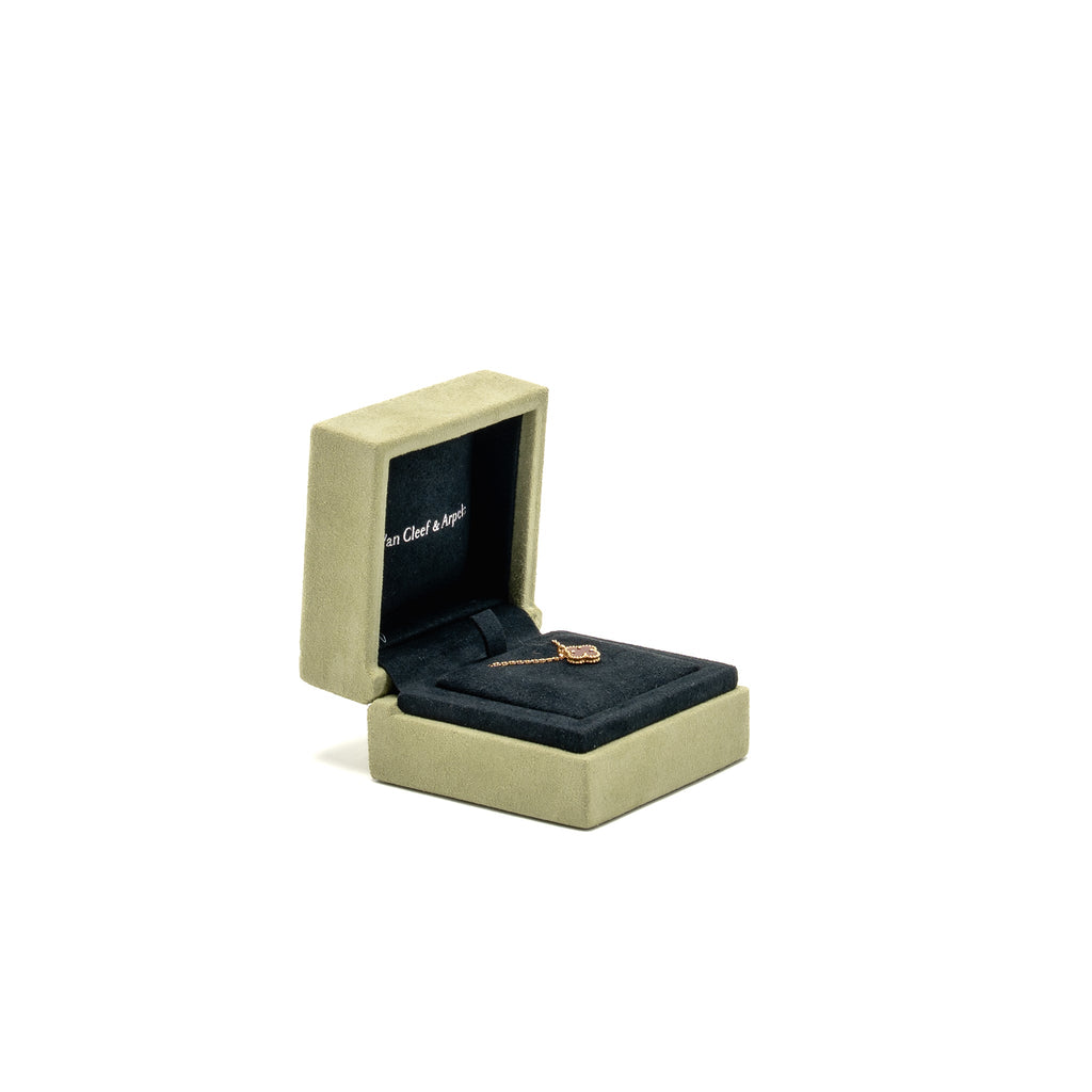 VAN CLEEF & ARPELS SWEET ALHAMBRA PENDANT ROSE GOLD, CARNELIAN