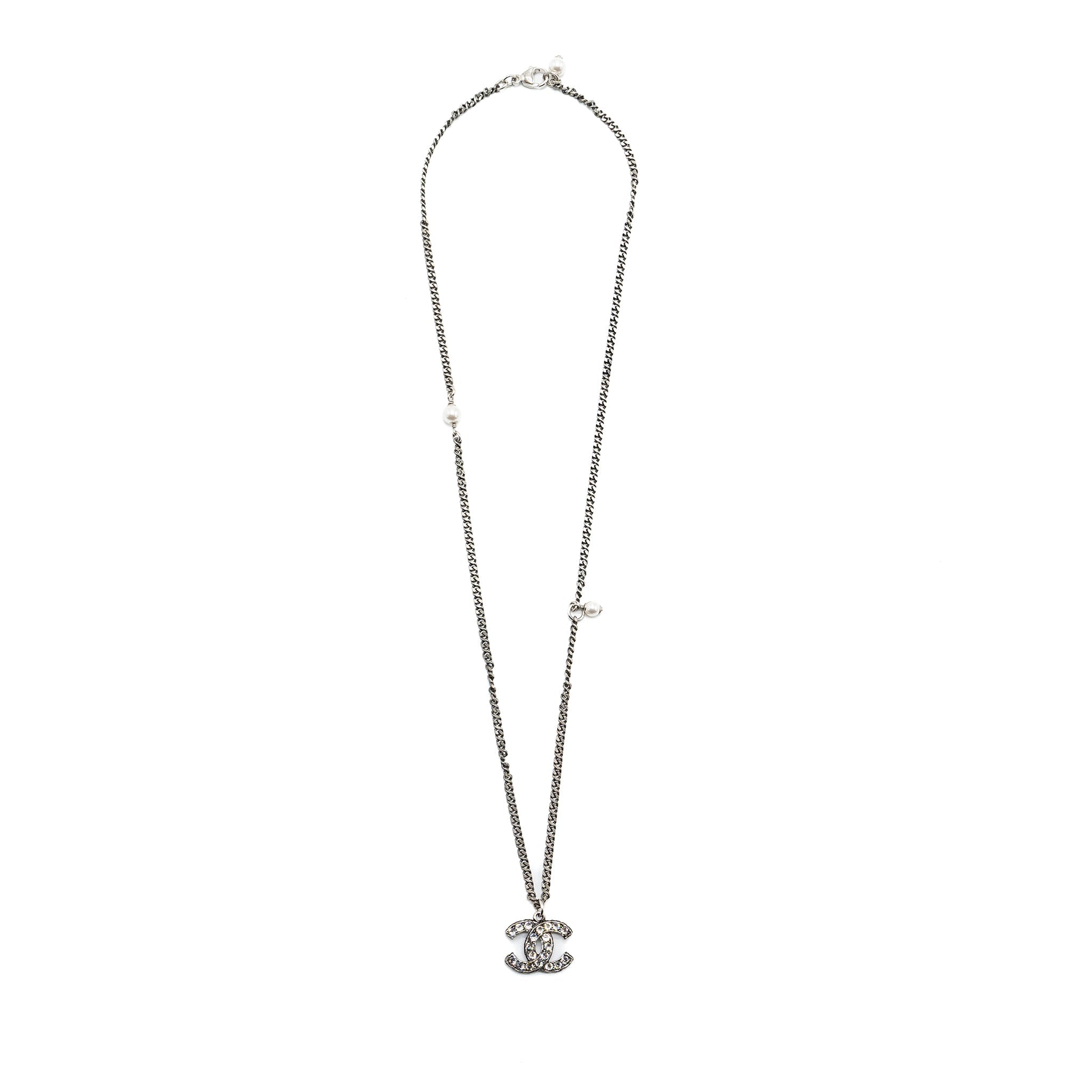 CHANEL CC LOGO NECKLACE CRYSTAL/ PEARL RUTHENIUM HARDWARE