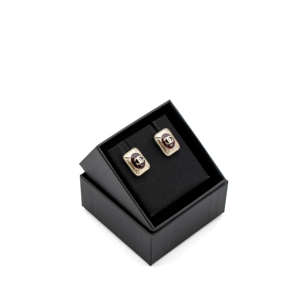 CHANEL SQUARE CC LOGO EARRINGS ENAMEL GOLD TONE