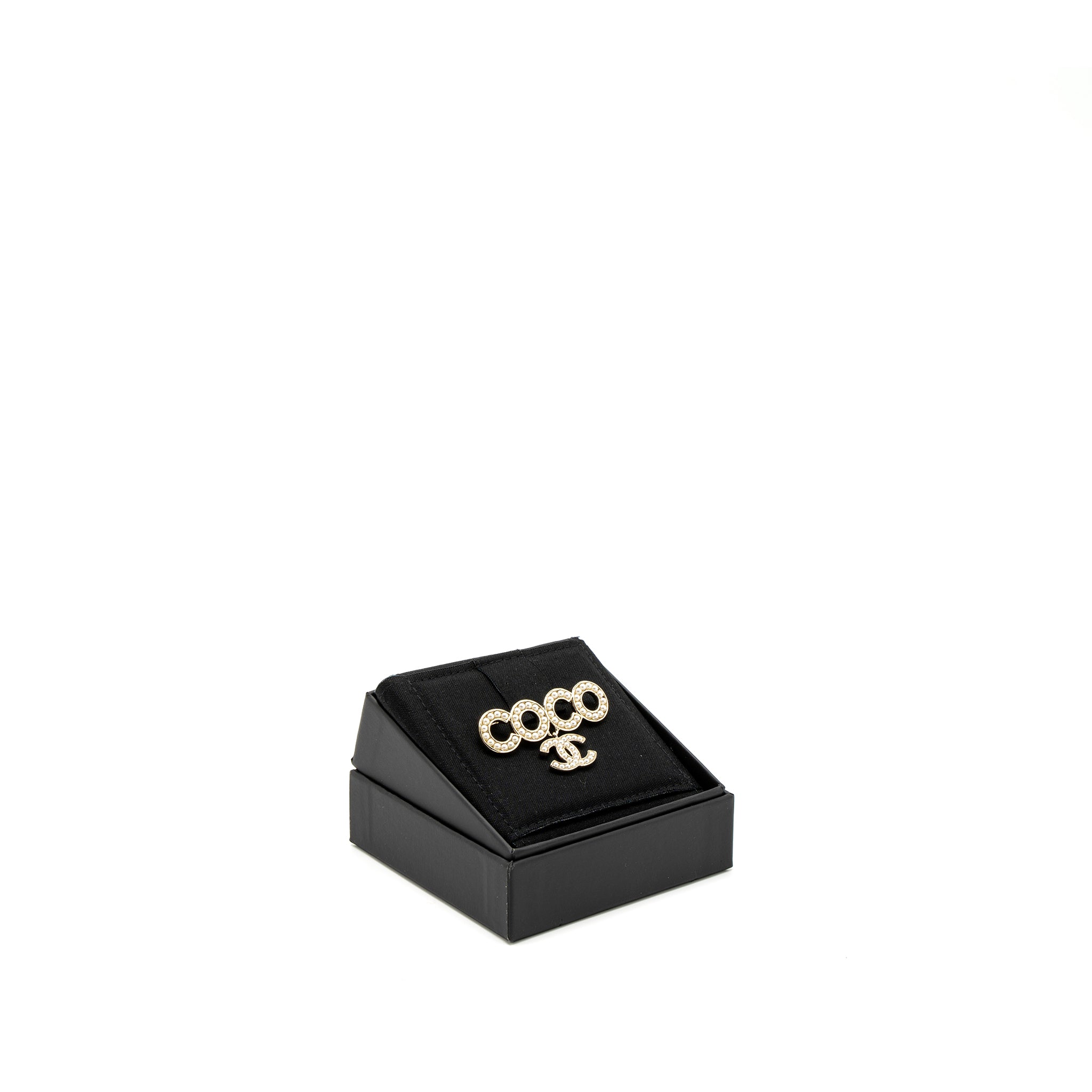 CHANEL COCO LOGO BROOCH PEARL LIGHT GOLD TONE