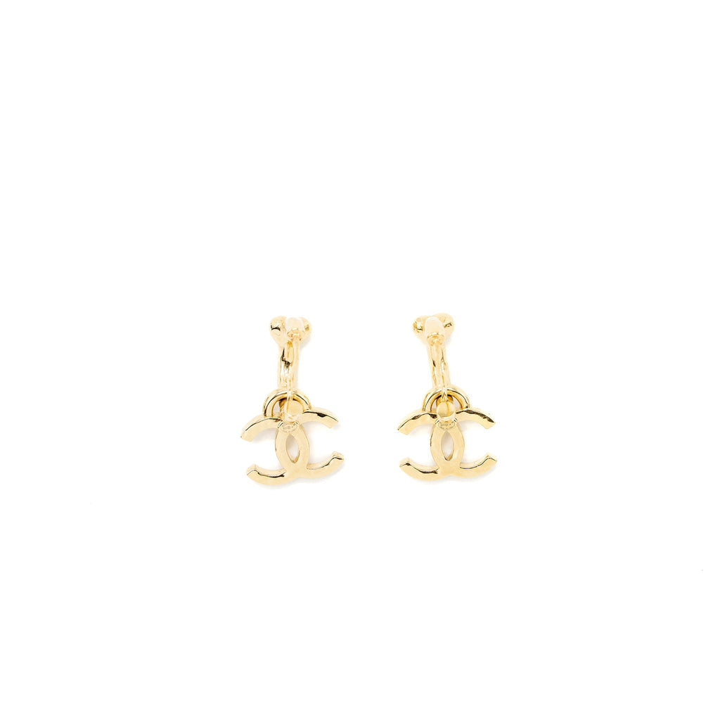 CHANEL CC DROP EARRINGS GOLD TONE