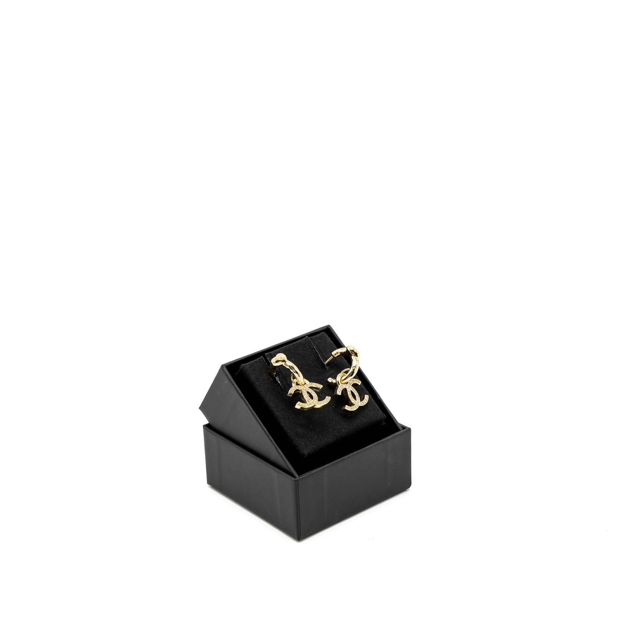 CHANEL CC DROP EARRINGS GOLD TONE