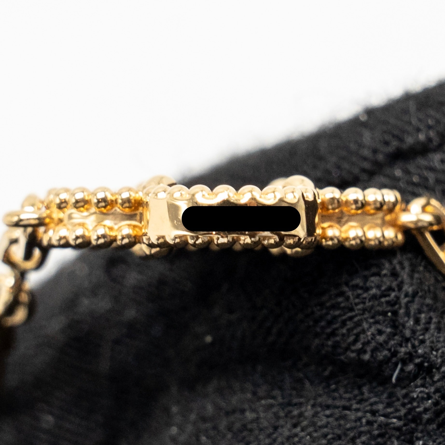VAN CLEEF & ARPELS VINTAGE ALHAMBRA BRACELET 5 MOTIFS ONYX YELLOW GOLD