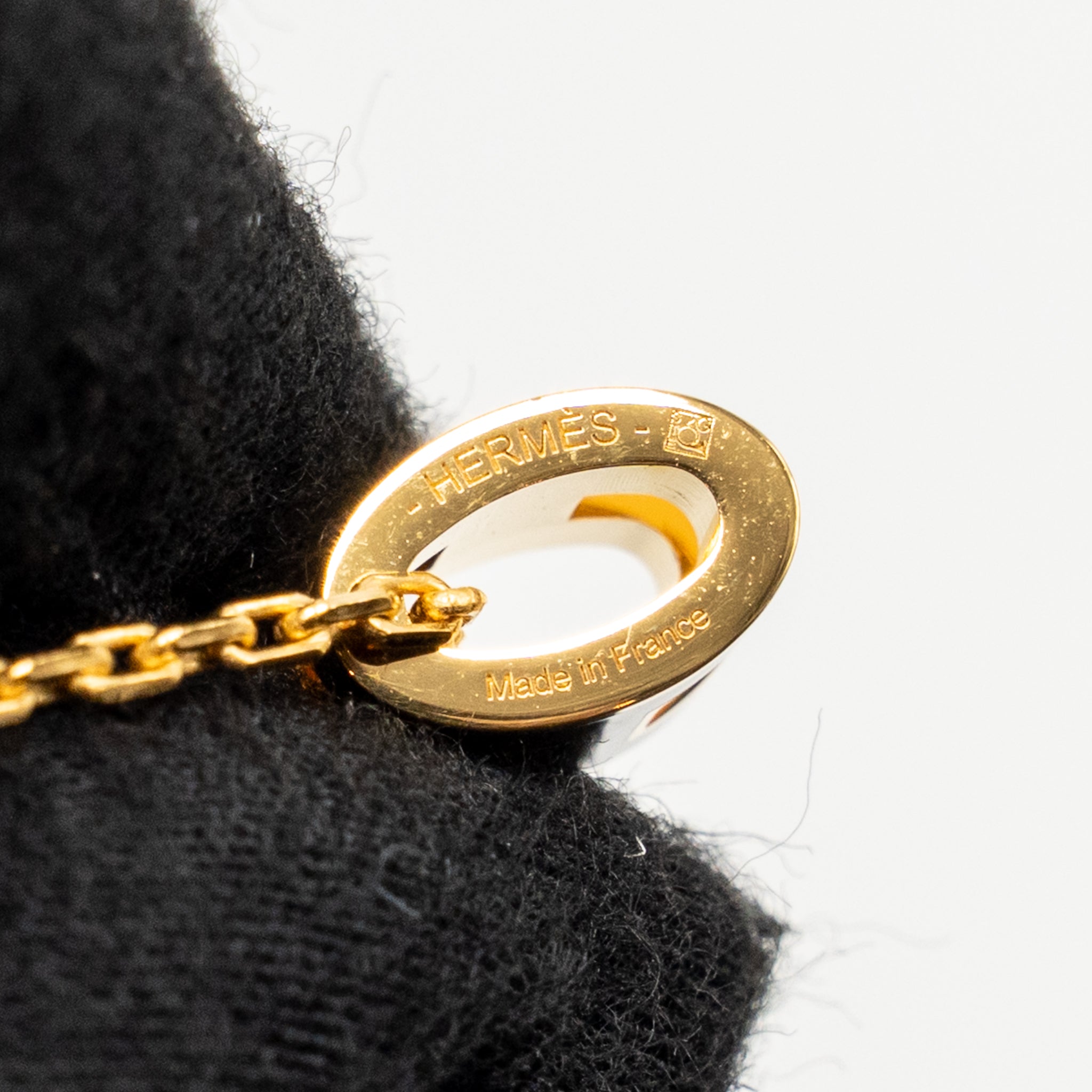 HERMES MINI POP H PENDANT BLACK GHW