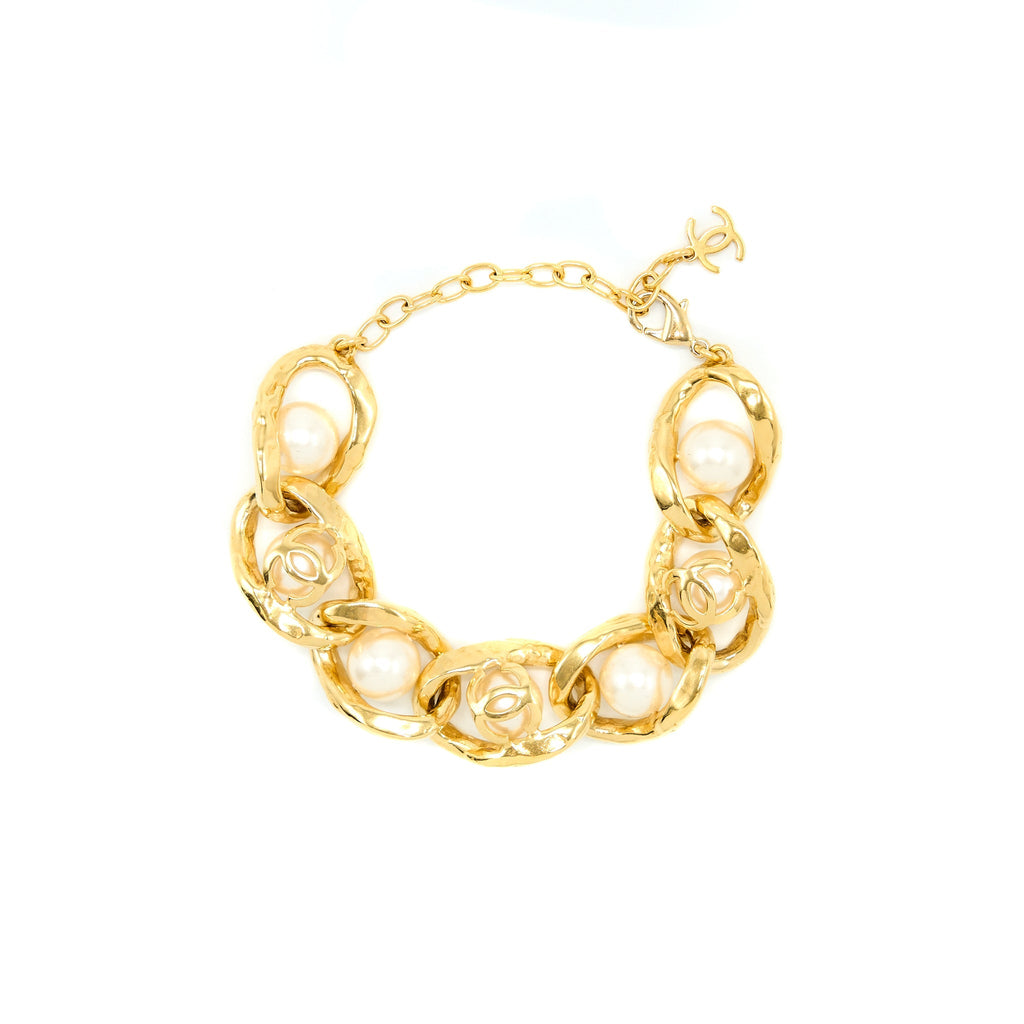 CHANEL CC LOGO WITH PEARL BRACELET GOLD TONE