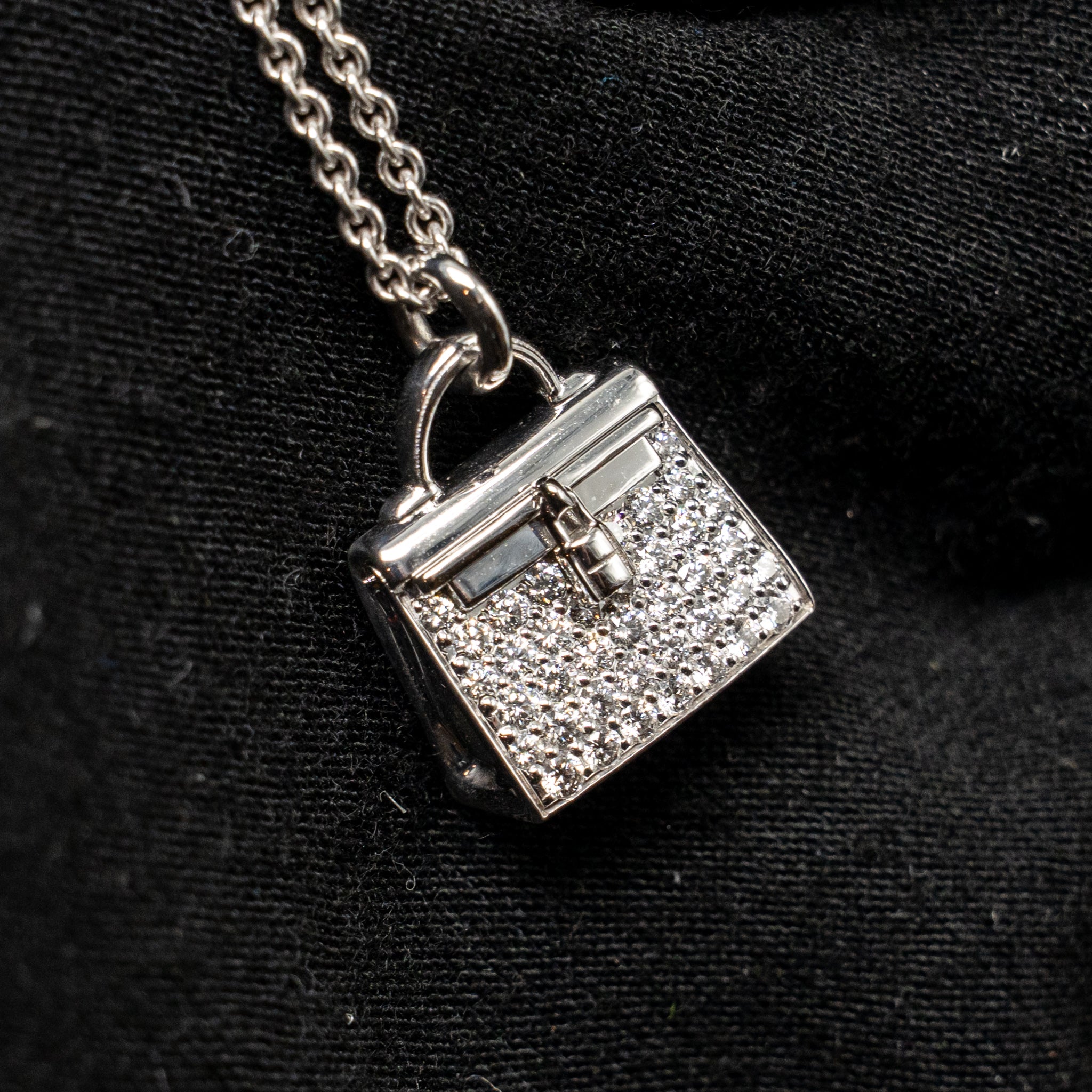 HERMES AMULETTE KELLY PENDANT WHITE GOLD DIAMONDS