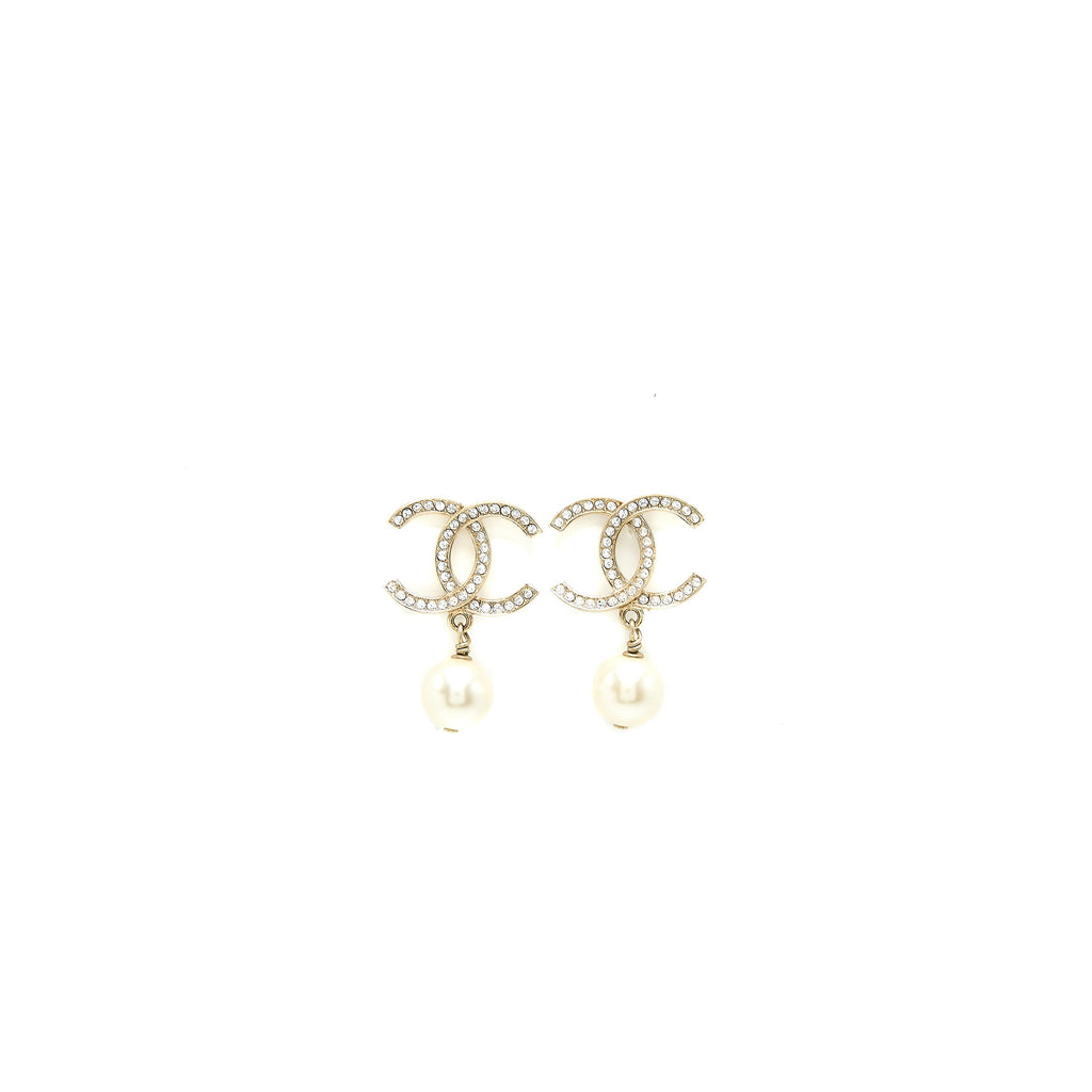 CHANEL CC LOGO AND PEARL DROP EARRINGS LIGHT GOLD TONE