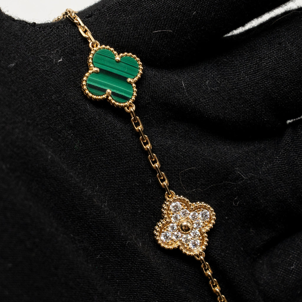 VAN CLEEF & ARPELS VINTAGE ALHAMBRA BRACELET YELLOW GOLD, DIAMONDS, MALACHITE