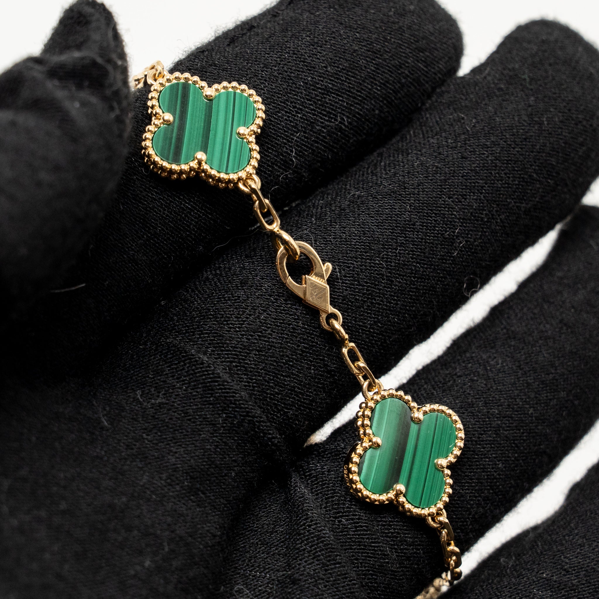 VAN CLEEF & ARPELS VINTAGE ALHAMBRA BRACELET YELLOW GOLD, DIAMONDS, MALACHITE