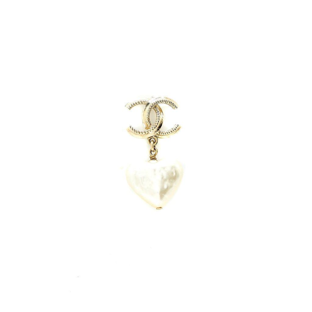 CHANEL 22C CC LOGO HEART DROP EARRING LIGHT GOLD TONE