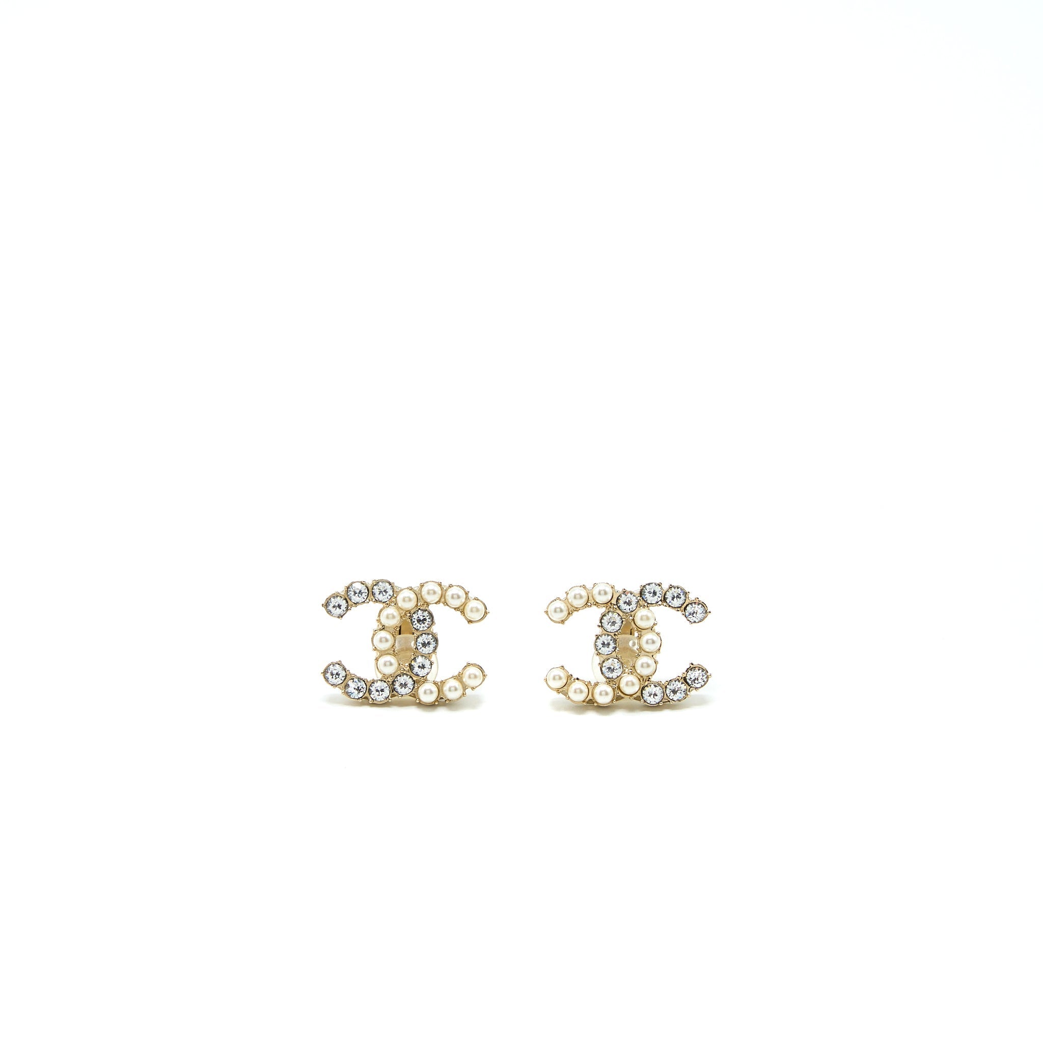 CHANEL CC LOGO CRYSTAL AND PEARL EAR CLIPS LIGHT GOLD TONE