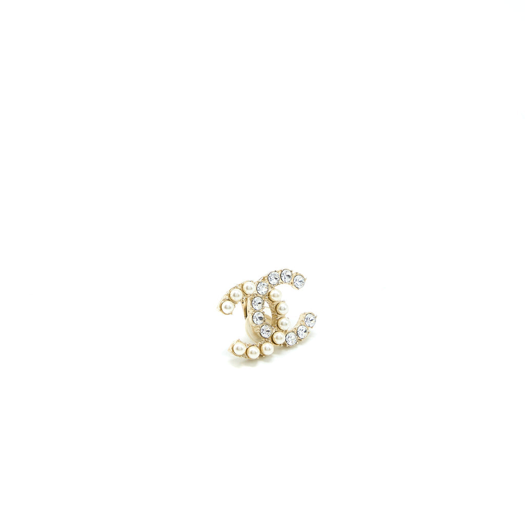 CHANEL CC LOGO CRYSTAL AND PEARL EAR CLIPS LIGHT GOLD TONE