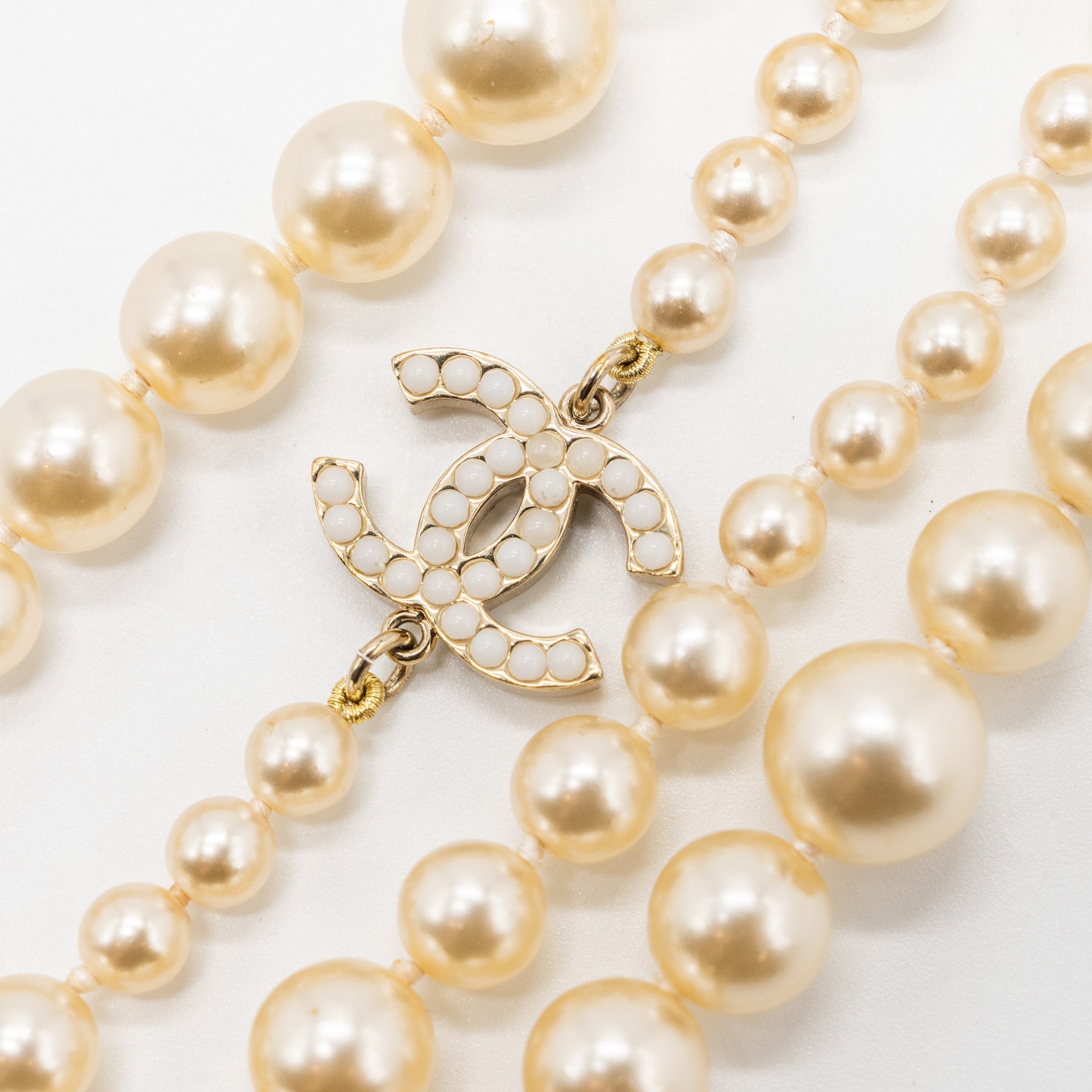 CHANEL CC LOGO PEARL LONG NECKLACE LGHW
