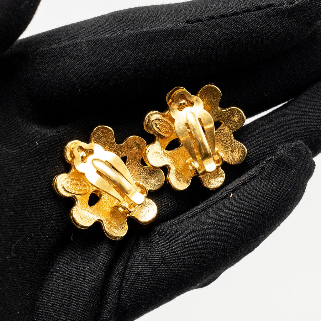 CHANEL VINTAGE FILIGREE CAMELLIA BROOCH WITH FLOWER CC LOGO EAR CLIPS GOLD PLATED GHW (SELL IN A SET)