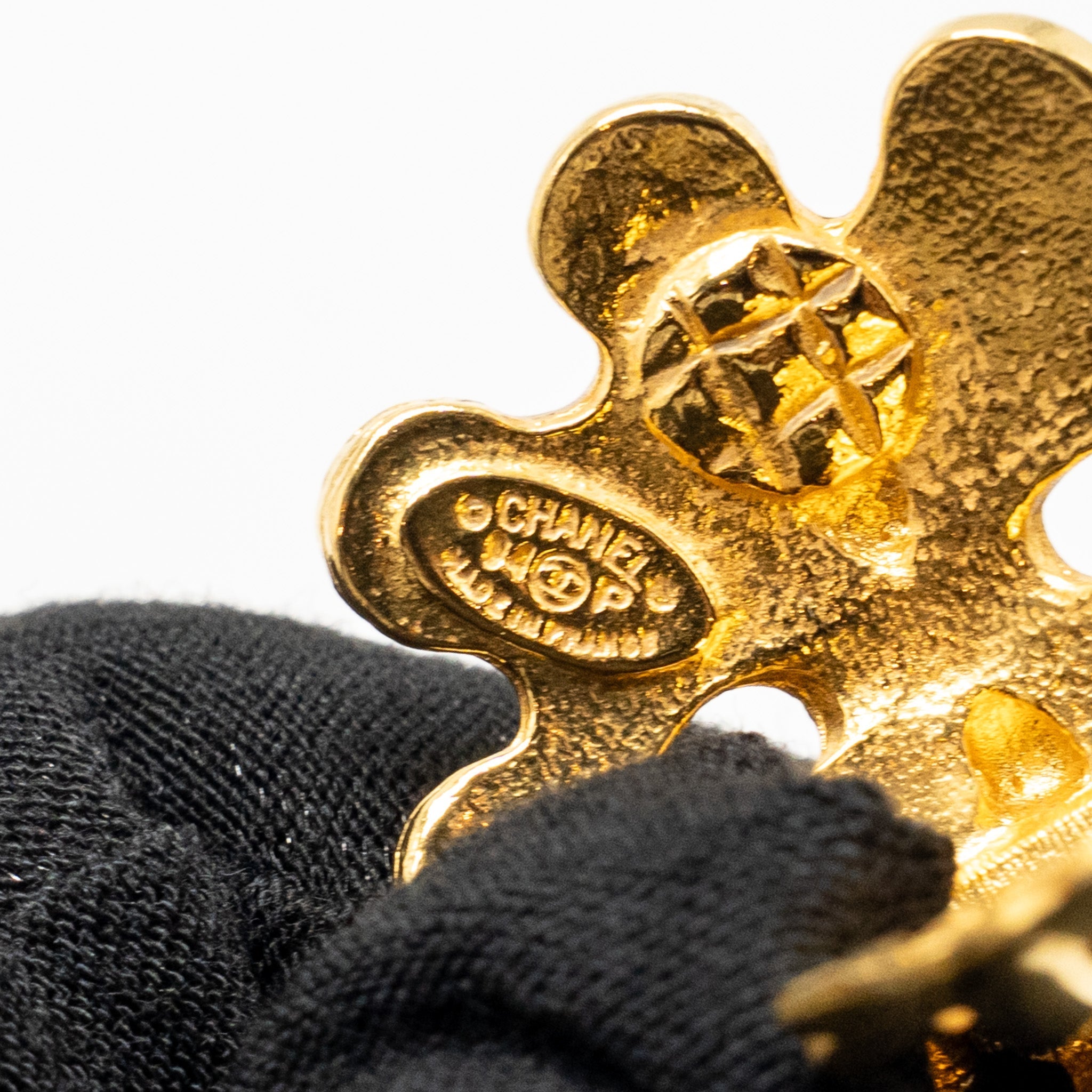 CHANEL VINTAGE FILIGREE CAMELLIA BROOCH WITH FLOWER CC LOGO EAR CLIPS GOLD PLATED GHW (SELL IN A SET)