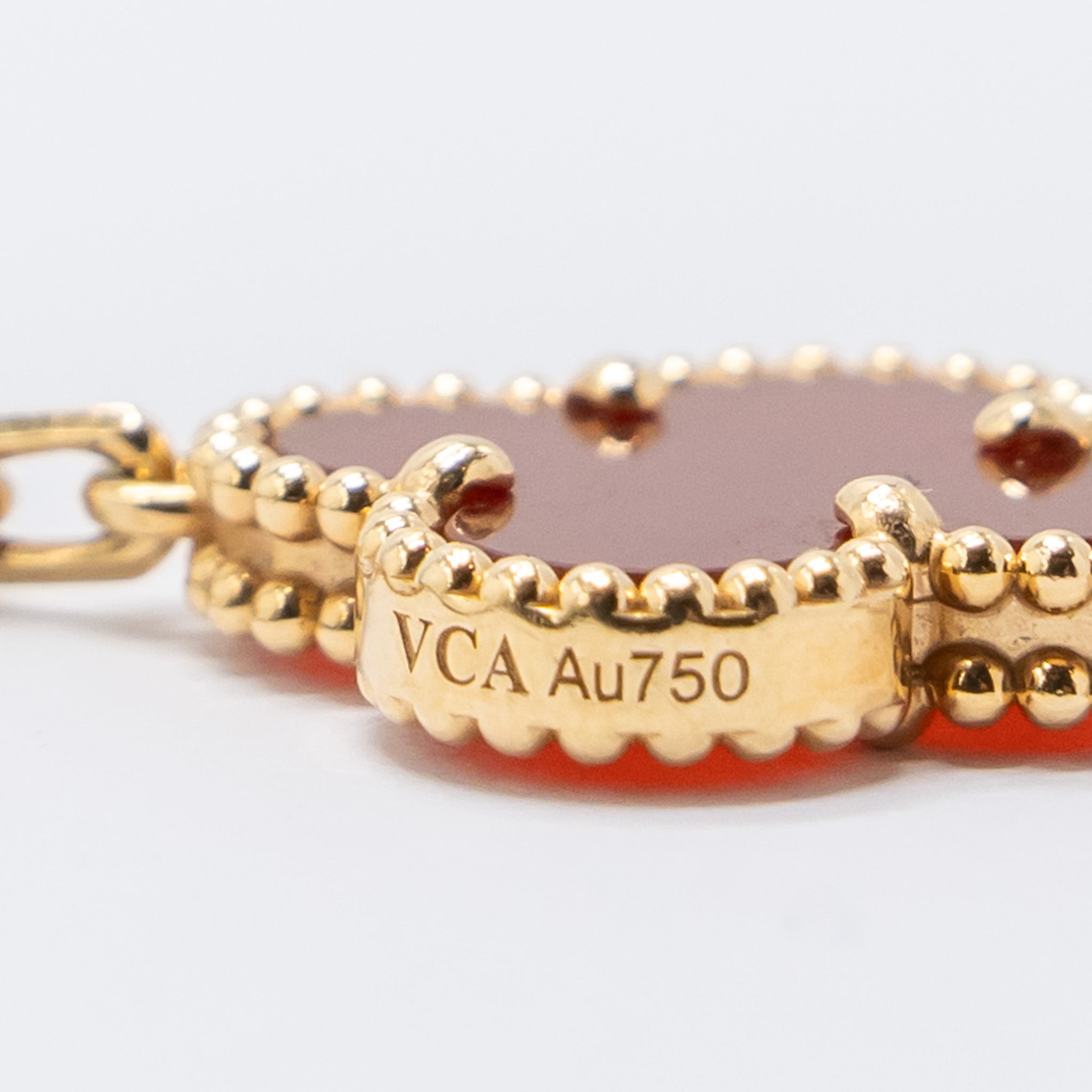 VAN CLEEF AND ARPELS VINTAGE ALHAMBRA BRACELET 5 MOTIFS 18K YELLOW GOLD, CARNELIAN