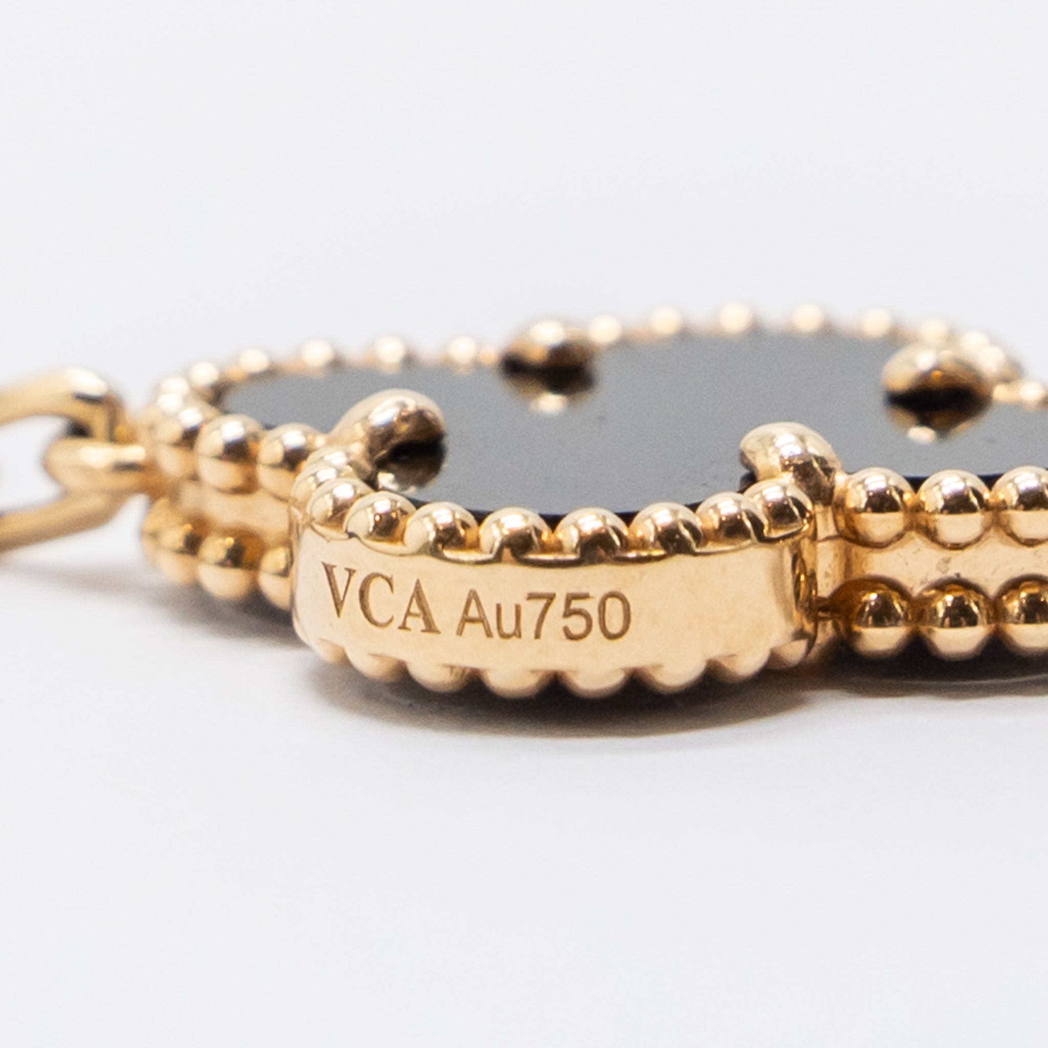 VAN CLEEF AND ARPELS VINTAGE ALHAMBRA BRACELET 5 MOTIFS 18K YELLOW GOLD, ONYX