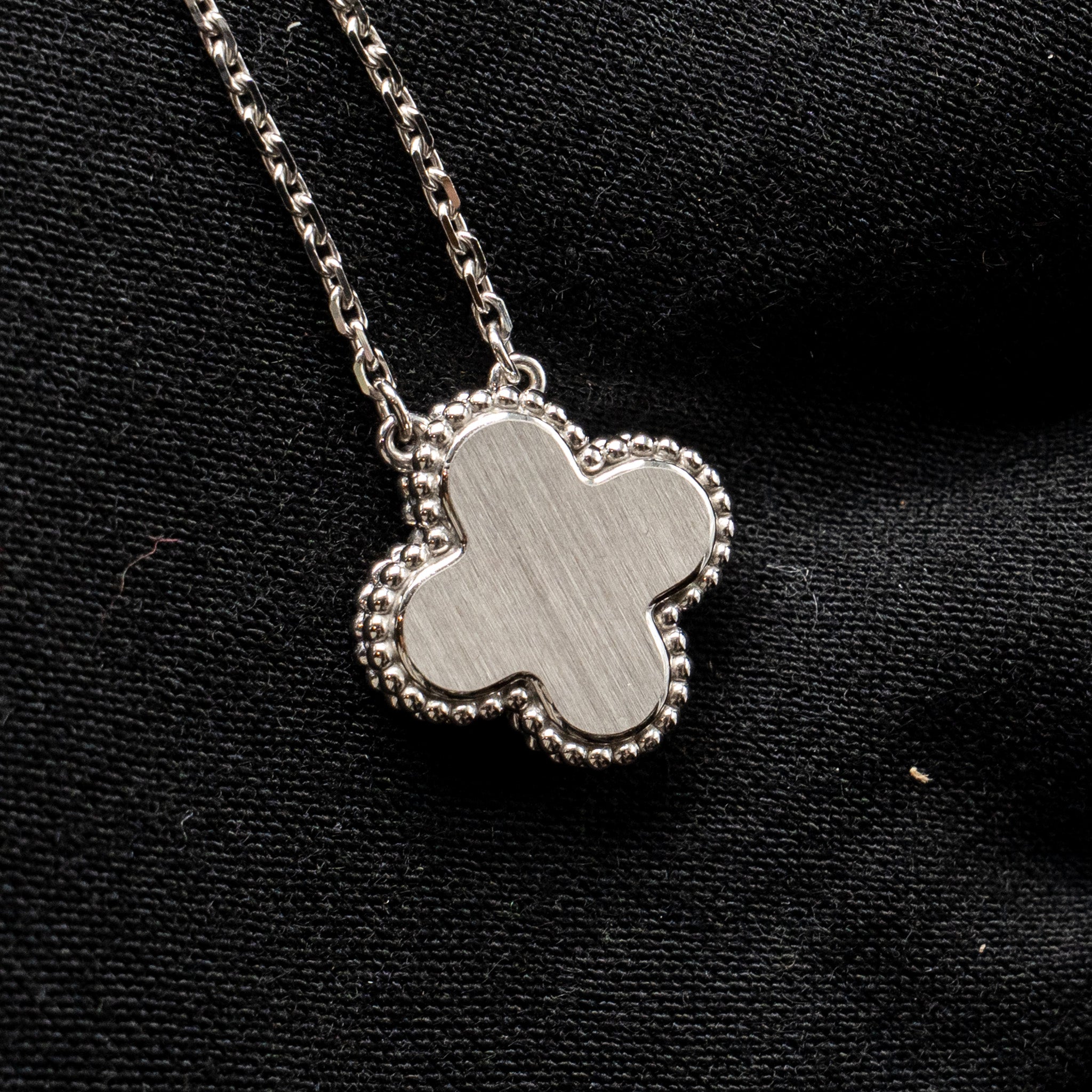 VAN CLEEF & ARPELS 2022 HOLIDAY LIMITED VINTAGE ALHAMBRA PENDANT PORCELAIN/WHITE GOLD/DIAMOND