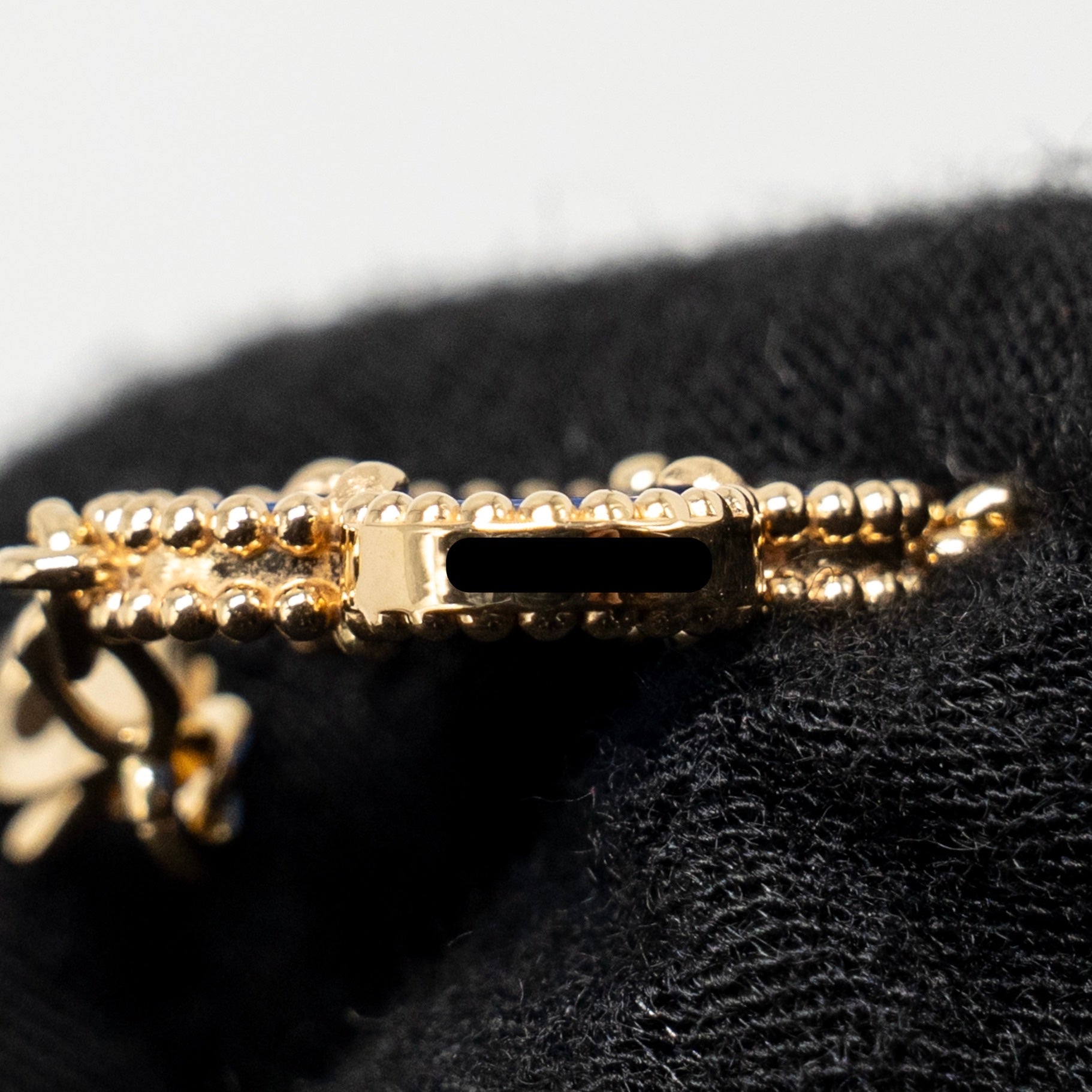 VAN CLEEF & ARPELS VINTAGE ALHAMBRA BRACELET 5 MOTIFS 18K YELLOW GOLD, AGATE