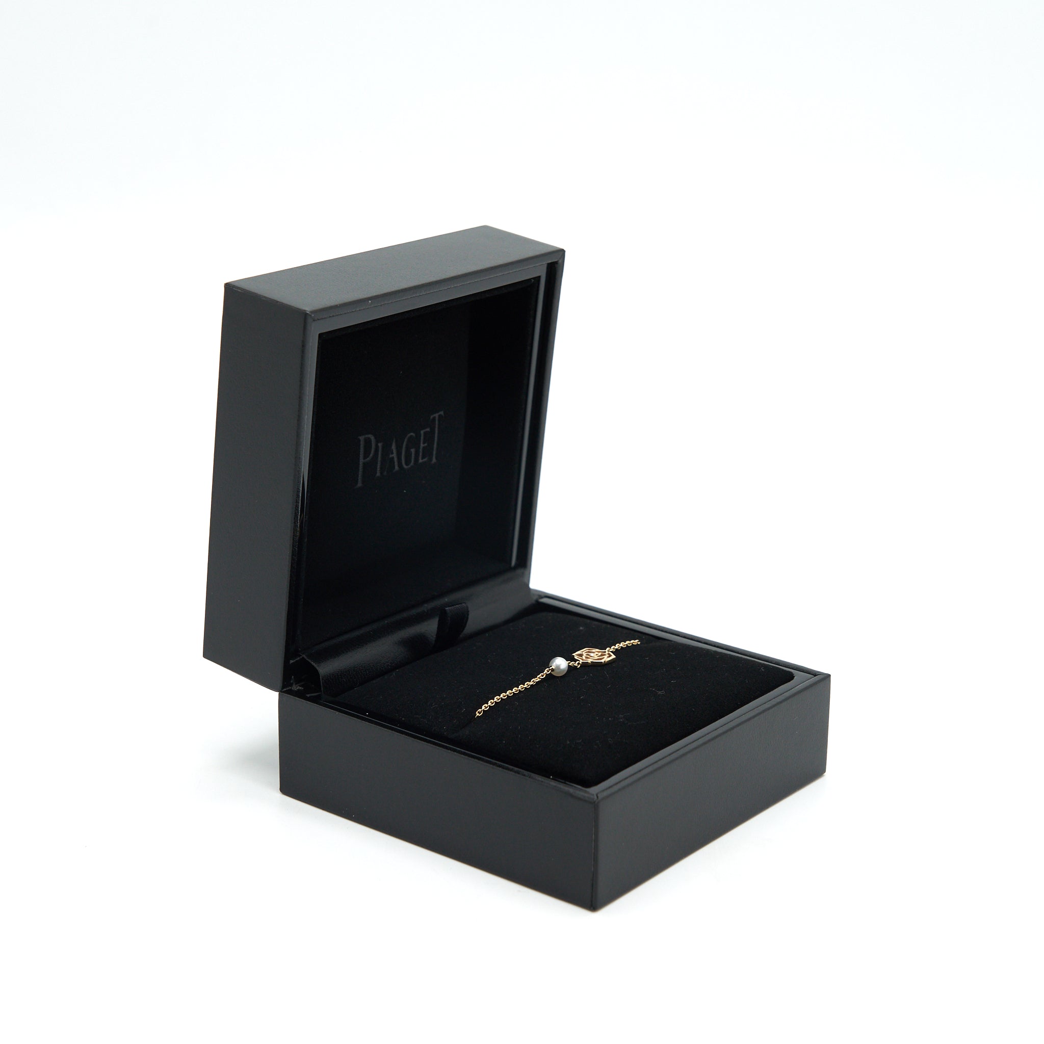 PIAGET ROSE BRACELET IN ROSE-GOLD PEARL DIAMOND