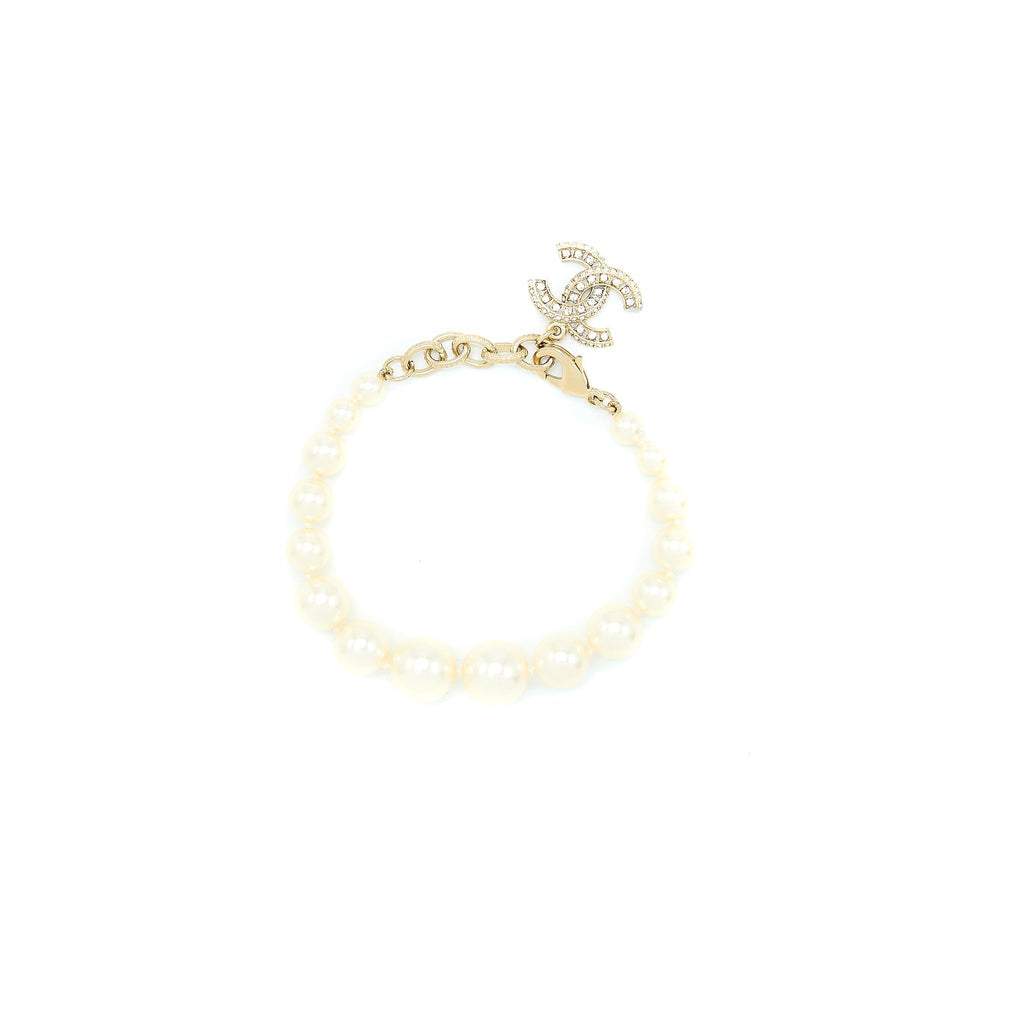 CHANEL PEARL BRACELET WITH CC LOGO LIGHT GOLD TONE
