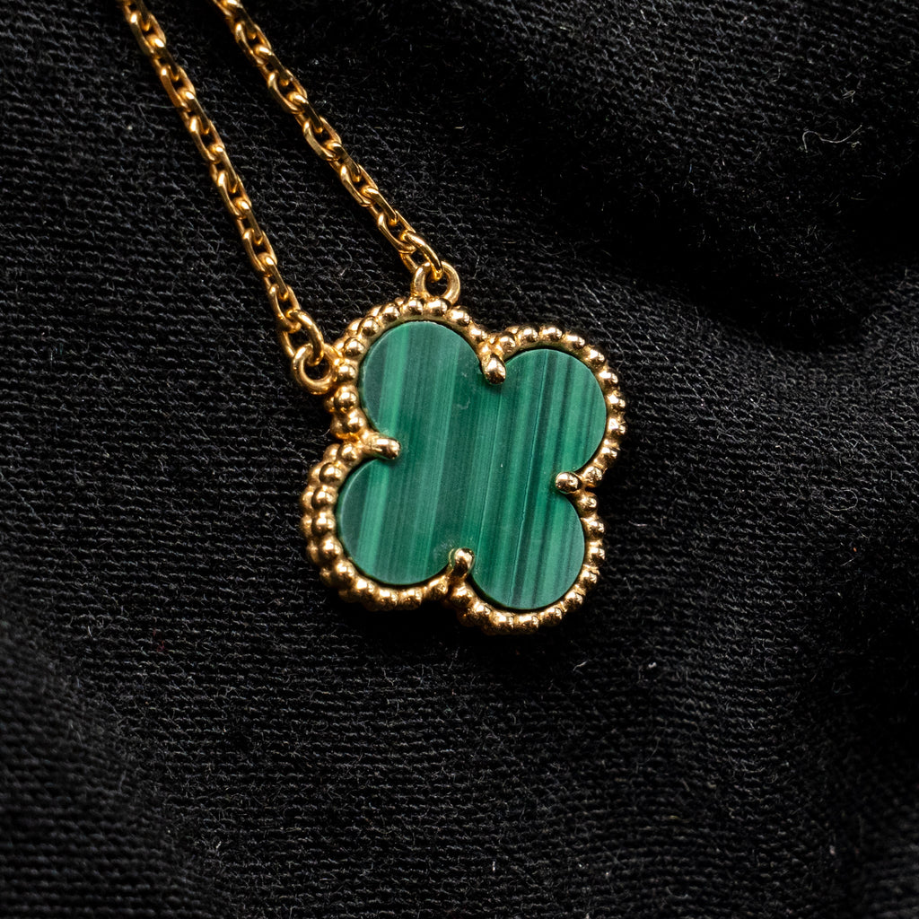 VAN CLEEF & ARPELS VINTAGE ALHAMBRA PENDANT YELLOW GOLD MALACHITE