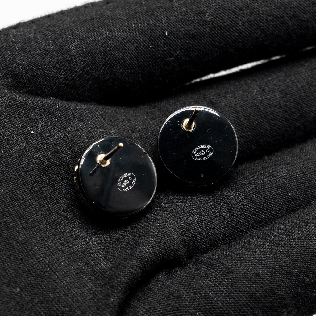 CHANEL ROUND CC LOGO EARRINGS LIGHT GOLD TONE