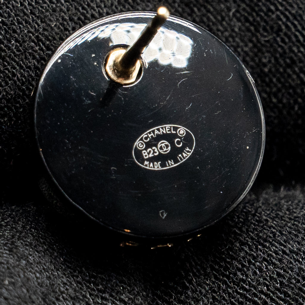 CHANEL ROUND CC LOGO EARRINGS LIGHT GOLD TONE