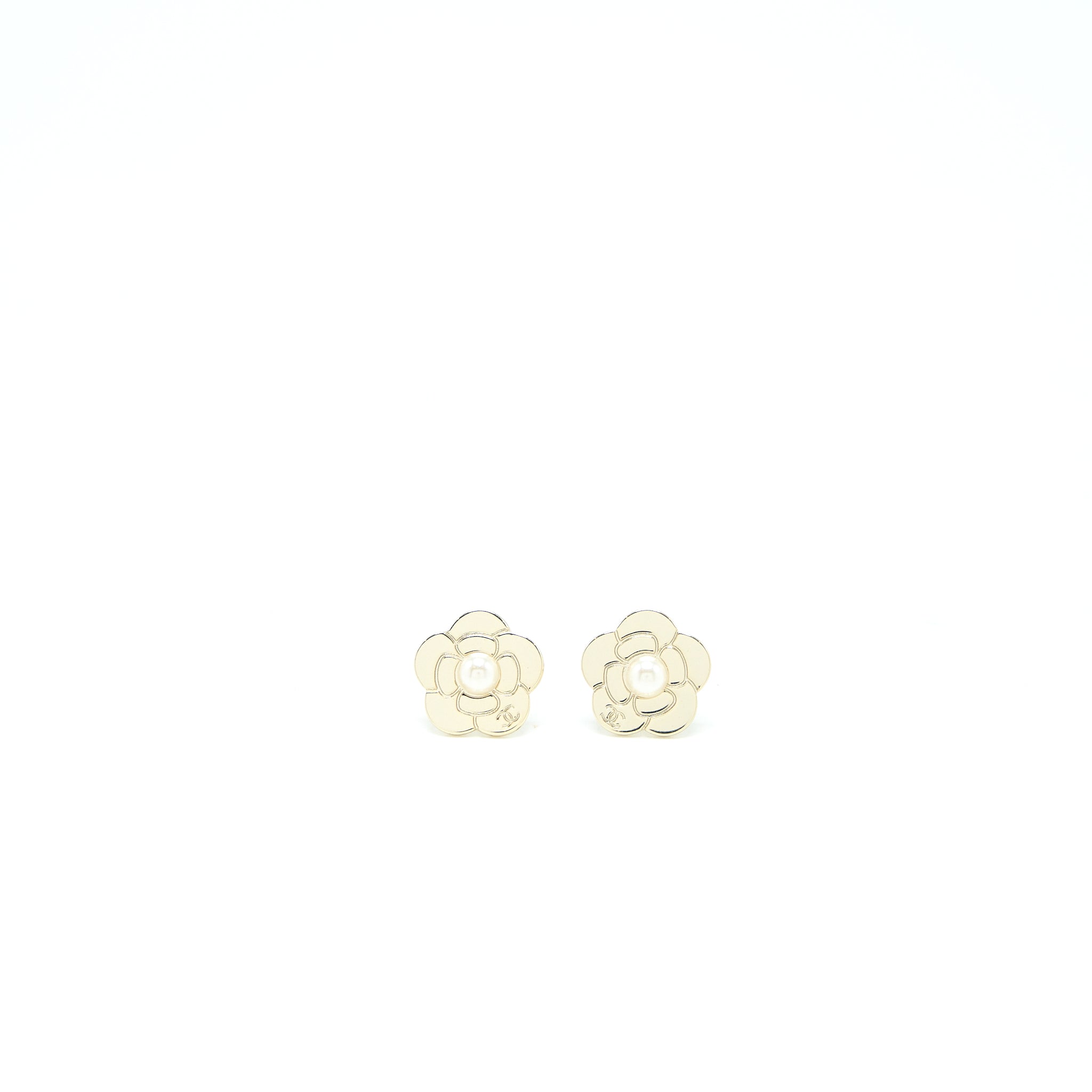 CHANEL CAMELLIA EARRINGS PEARL LIGHT GOLD TONE