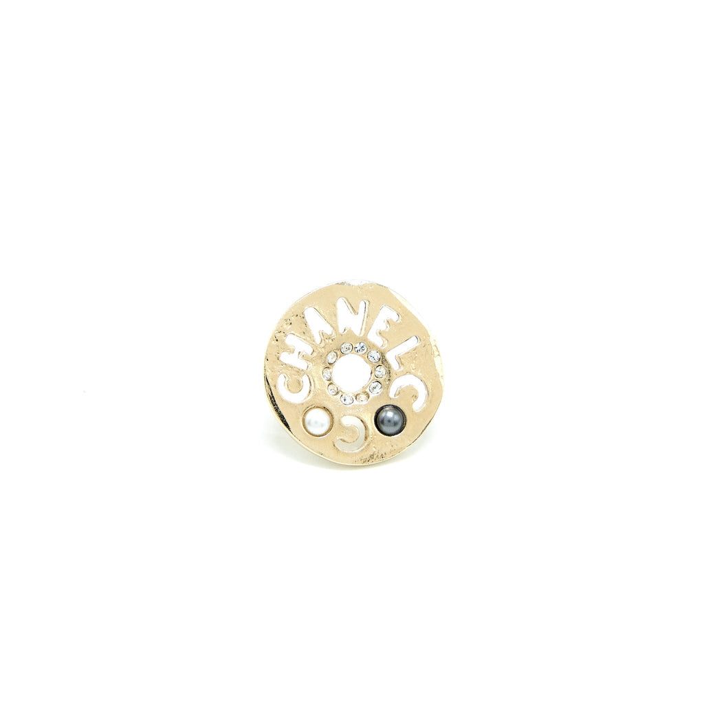 CHANEL ROUND LETTERS EARRINGS CRYSTAL PEARL LGHW
