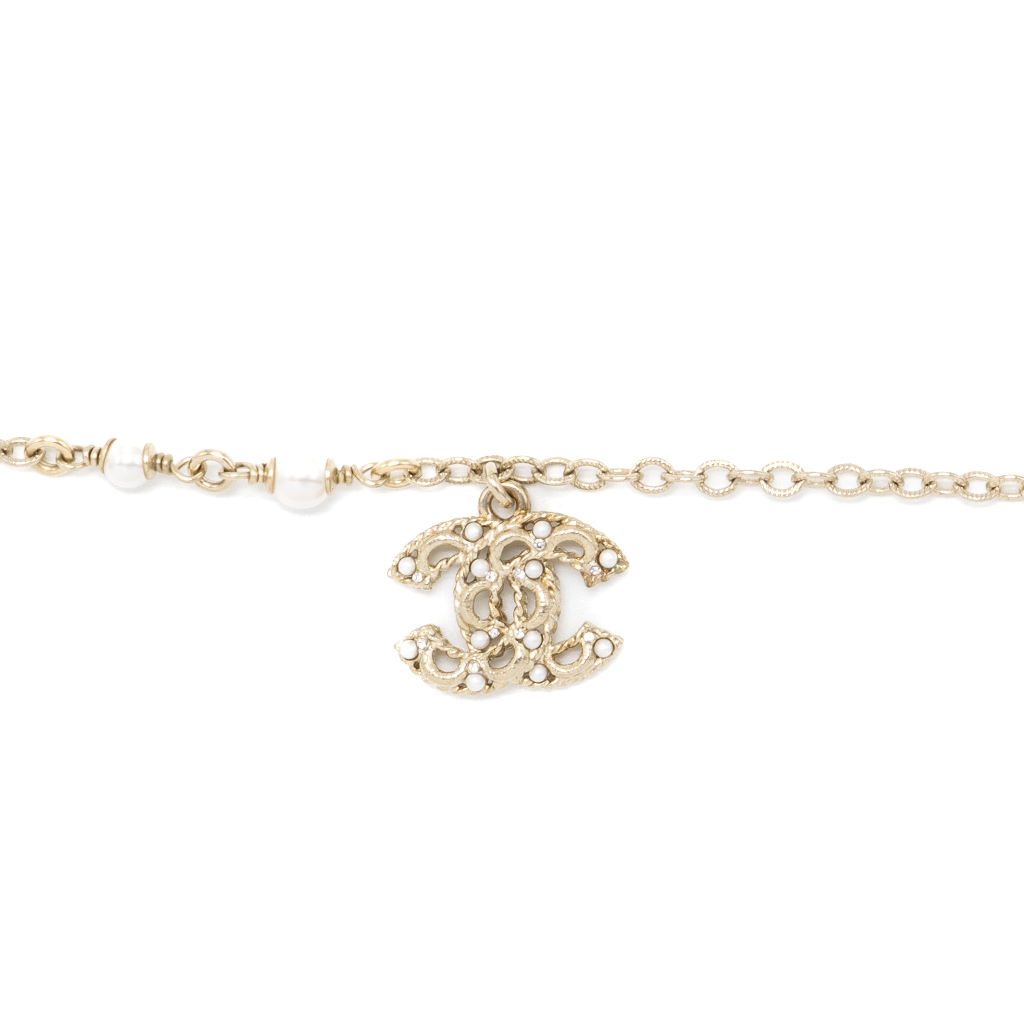 CHANEL CC LOGO DROPPED/PEARL BRACELET LIGHT GOLD TONE