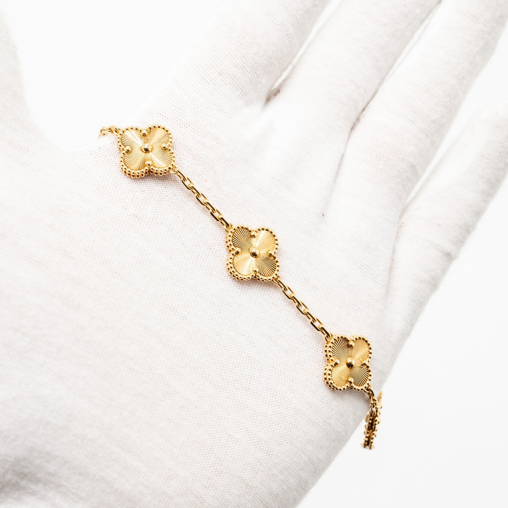 VAN CLEEF AND ARPELS VINTAGE ALHAMBRA BRACELET, 5 MOTIF YELLOW GOLD