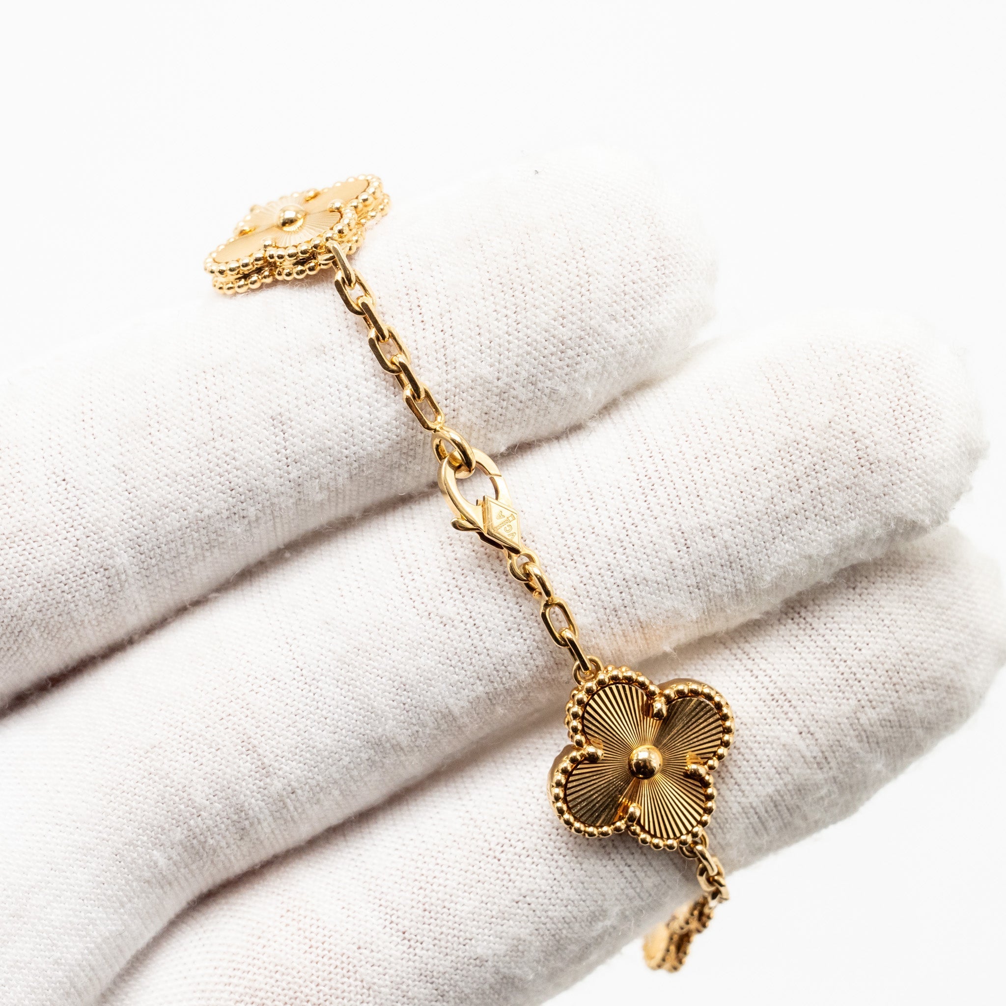 VAN CLEEF AND ARPELS VINTAGE ALHAMBRA BRACELET, 5 MOTIF YELLOW GOLD