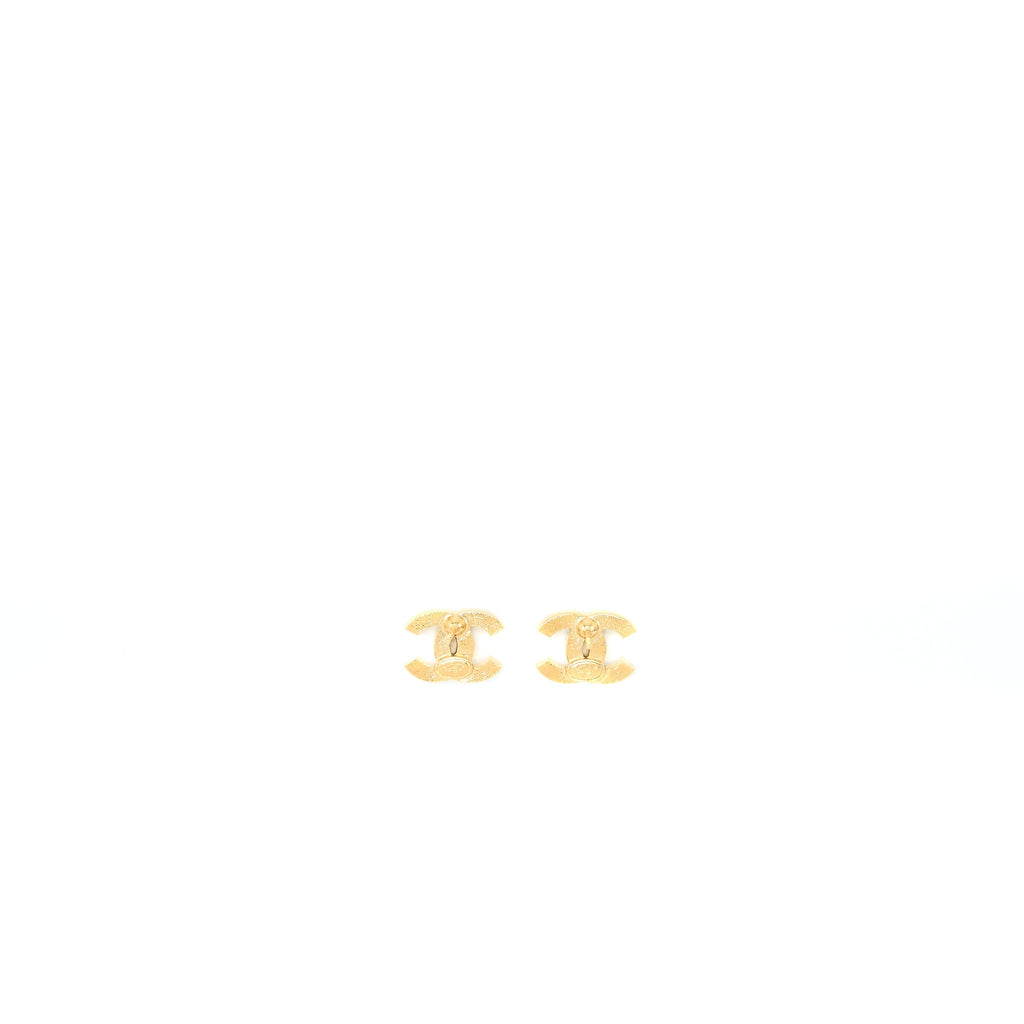 CHANEL MINI PEARL CC LOGO EARRINGS GOLD TONE