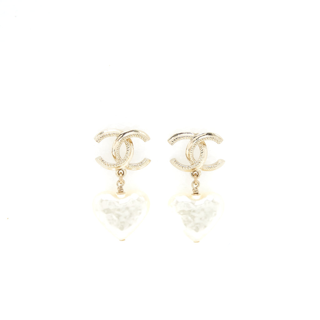 CHANEL CC AND HEART EARRING LIGHT GOLD TONE