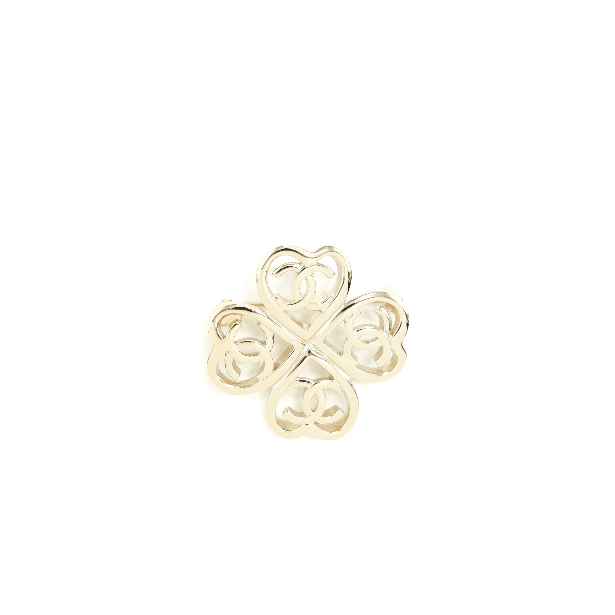 CHANEL CLOVER CC LOGO BROOCH LIGHT GOLD TONE