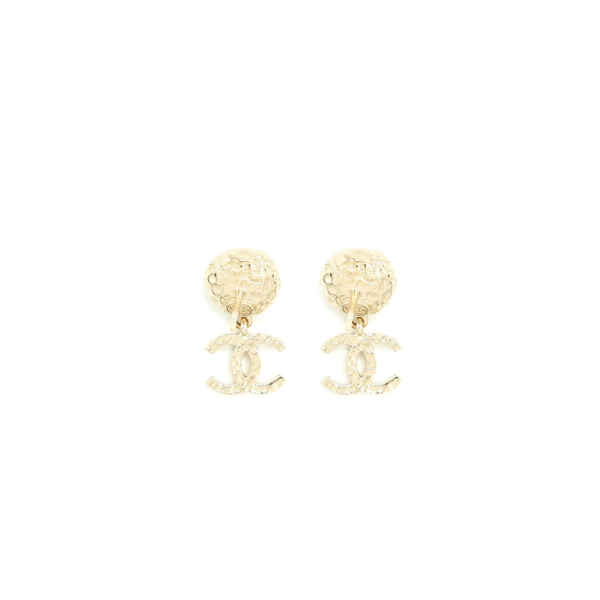 CHANEL PEARL AND CC LOGO DROP EARRINGS LIGHT GOLD TONE