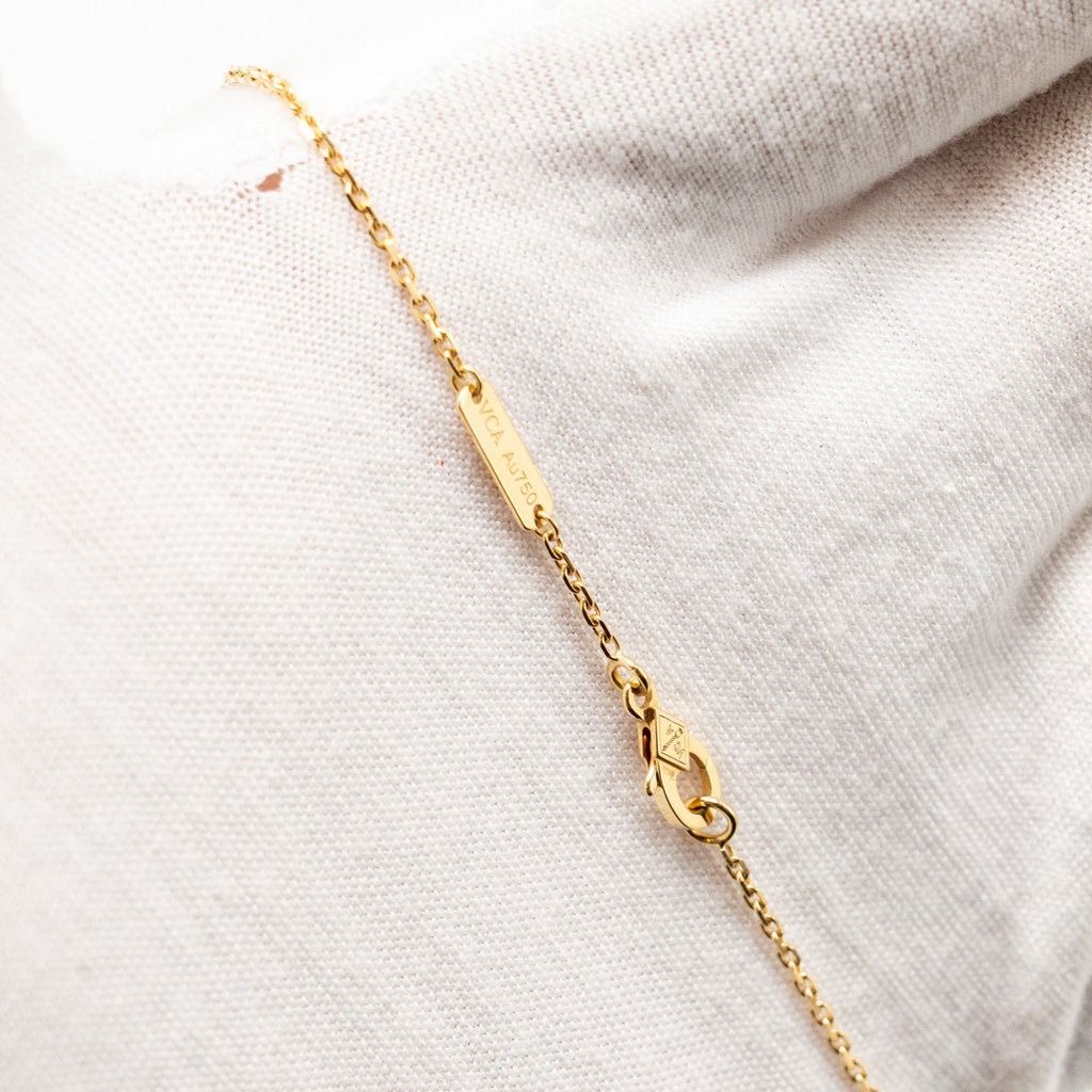 VAN CLEEF AND ARPELS VINTAGE ALHAMBRA PENDANT YELLOW GOLD