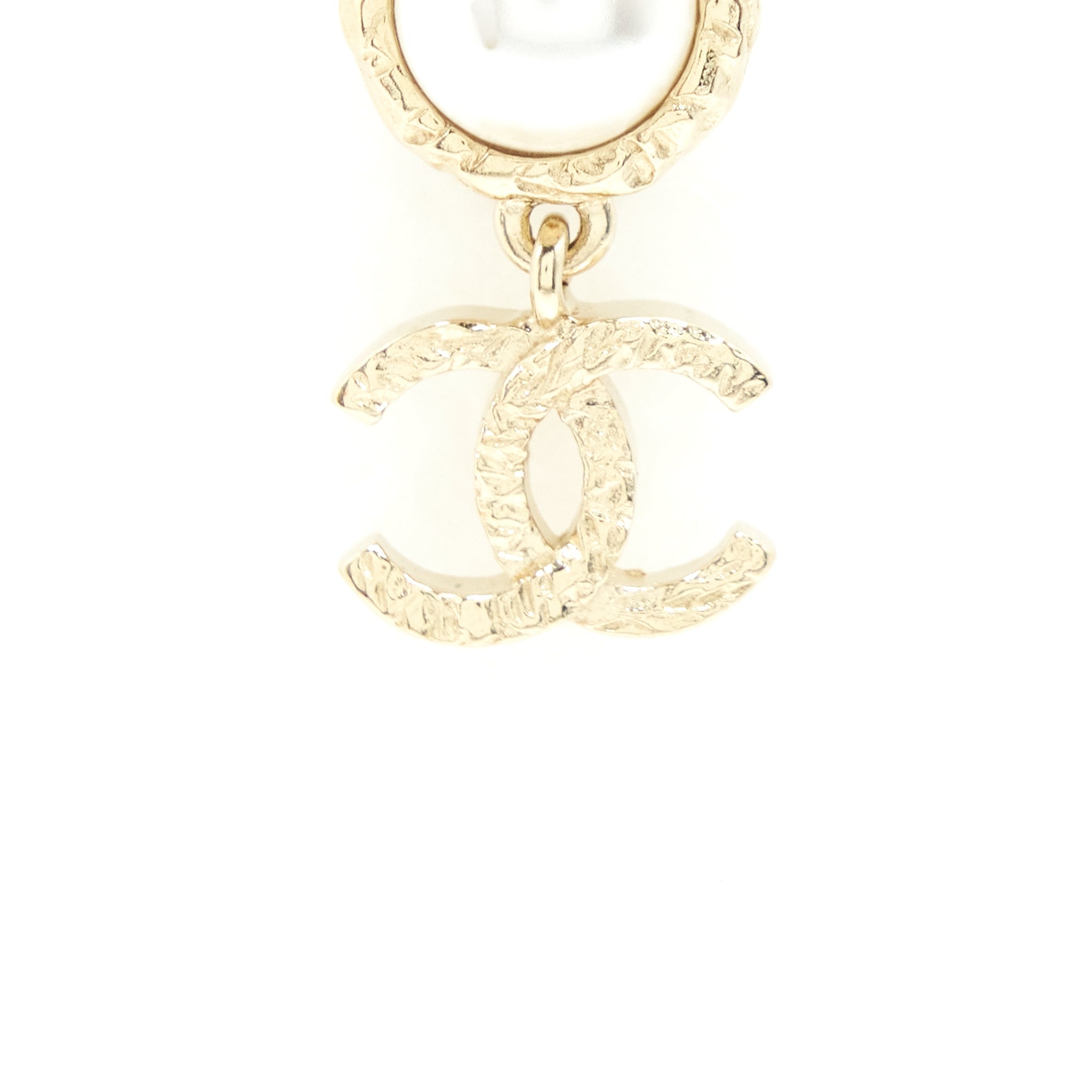 CHANEL PEARL AND CC LOGO DROP EARRINGS LIGHT GOLD TONE