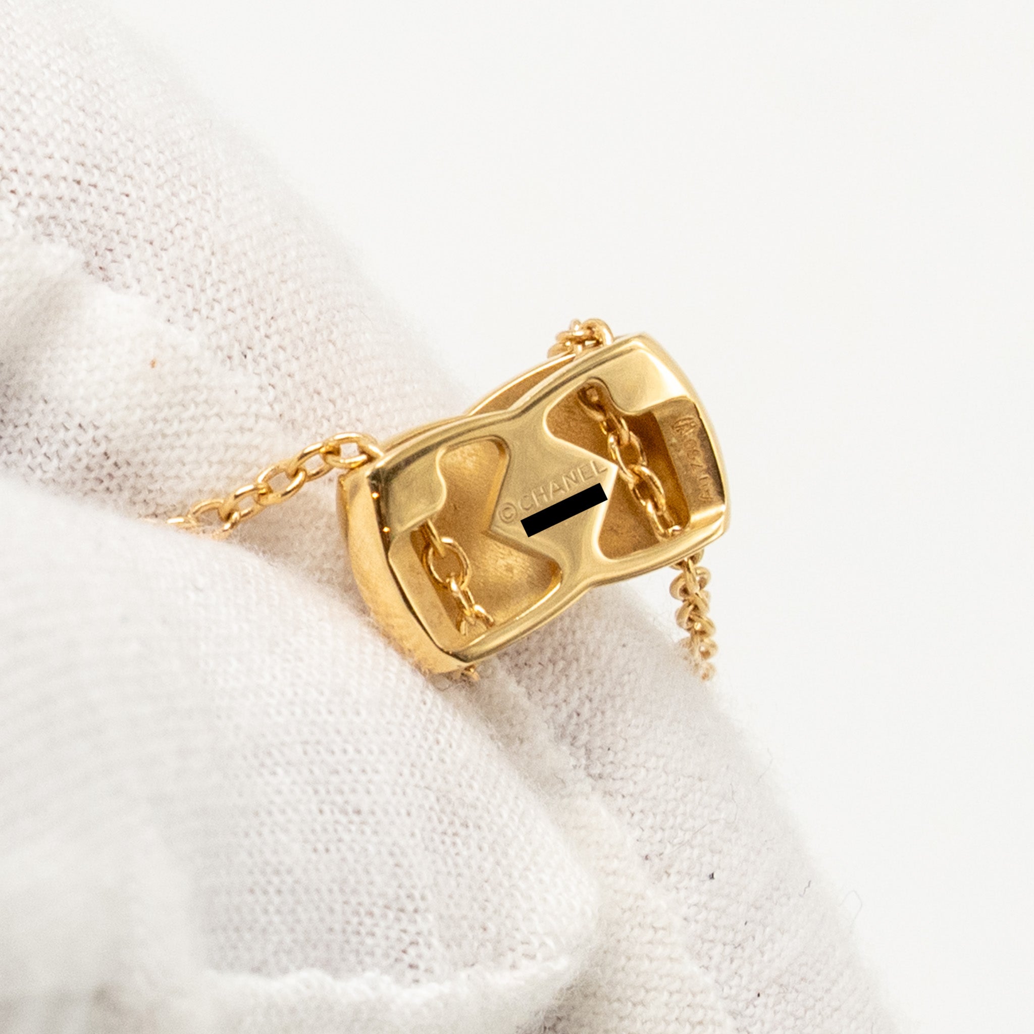 CHANEL COCO CRUSH NECKLACE QUILTED MOTIF YELLOW GOLD