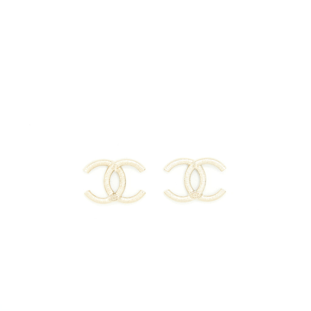 CHANEL CLASSIC CC LOGO EARRINGS GOLD TONE
