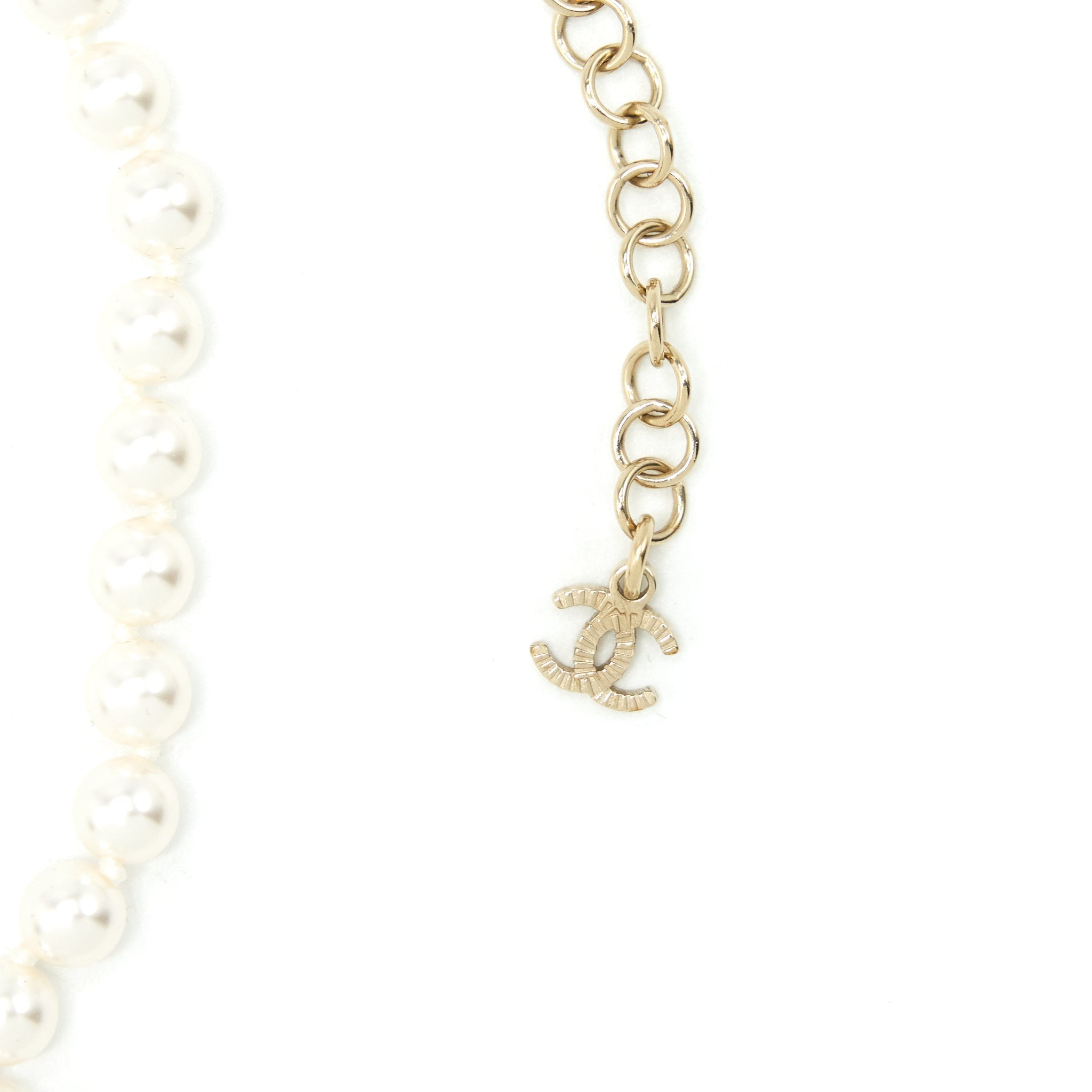 CHANEL PEARL NECKLACE WITH HEART PEARL CRYSTAL CC LOGO LGHW