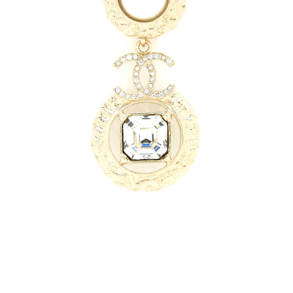 CHANEL CC LOGO WITH PEARLS AND SQUARE CRYSTALS EARRINGS LGHW