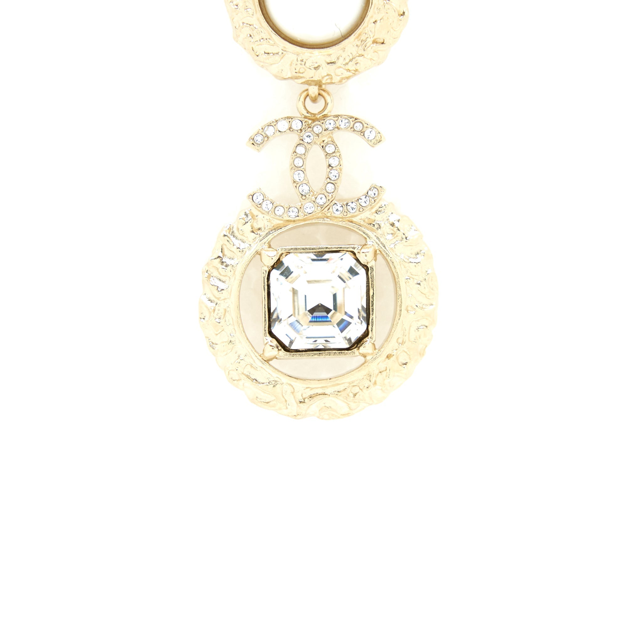 CHANEL CC LOGO WITH PEARLS AND SQUARE CRYSTALS EARRINGS LGHW